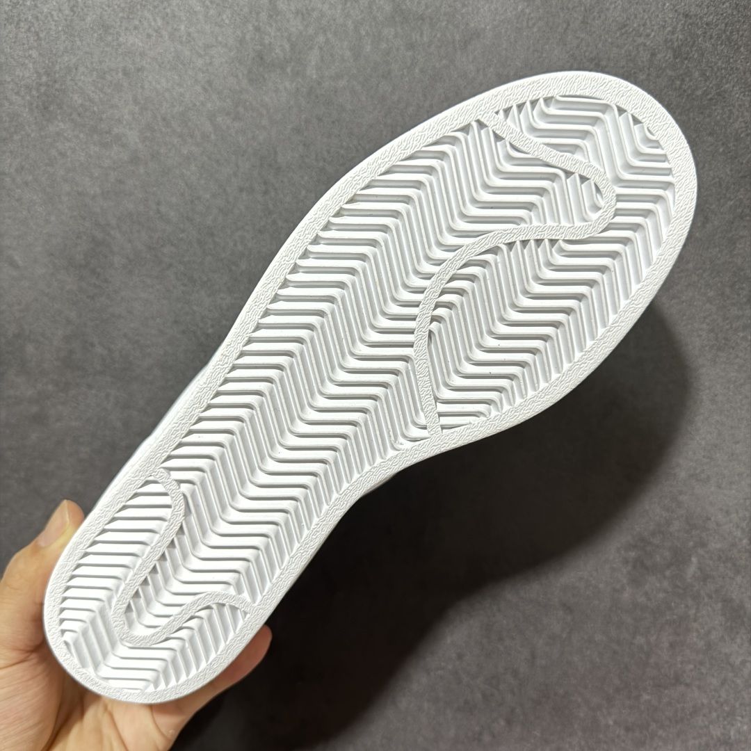 图片[9]-【H11顶级头层版】adidas originals Superstar 2 贝壳头 简约经典 舒适时尚 复古板鞋 男女同款 黑白 货号：EG4960 全新升级版 皮料改进至头层原厂皮 原盒 原底原料 开模打造 原厂织唛鞋标 高精密准度 原楦原纸板开发 匹配原版98%以上 后跟垫棉独家呈现 反口里弧度正确 原厂鞋垫 背胶 后跟电绣针数 与正品一致 原厂皮料 原厂车缝线 质感无敌 皮料切割干净 无任何毛边 清洁度细节完美 进口港宝加持 后跟自然饱满 还原公司包裹性 鞋面采用原装数据贴合技术 全方位贴合包裹脚型 鞋跟部鞋底牵引设计 提供强大的抓地性能 更适应不同实战场地路面 尺码：35.5 36 36.5 37.5 38 38.5 39 40 40.5 41 42 42.5 43 44 45-选品中心