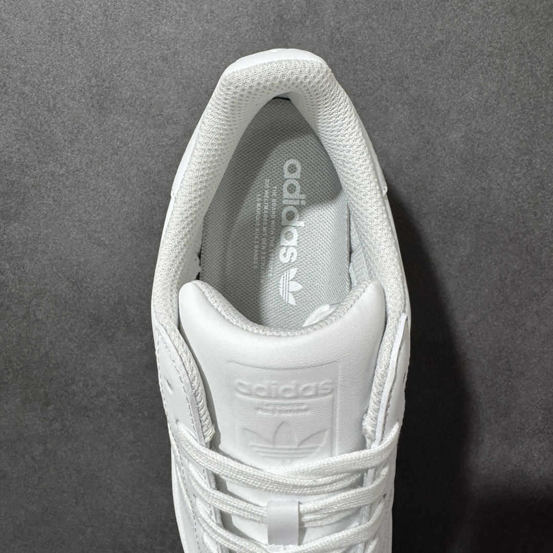 图片[6]-【H11顶级头层版】adidas originals Superstar 2 贝壳头 简约经典 舒适时尚 复古板鞋 男女同款 黑白 货号：EG4960 全新升级版 皮料改进至头层原厂皮 原盒 原底原料 开模打造 原厂织唛鞋标 高精密准度 原楦原纸板开发 匹配原版98%以上 后跟垫棉独家呈现 反口里弧度正确 原厂鞋垫 背胶 后跟电绣针数 与正品一致 原厂皮料 原厂车缝线 质感无敌 皮料切割干净 无任何毛边 清洁度细节完美 进口港宝加持 后跟自然饱满 还原公司包裹性 鞋面采用原装数据贴合技术 全方位贴合包裹脚型 鞋跟部鞋底牵引设计 提供强大的抓地性能 更适应不同实战场地路面 尺码：35.5 36 36.5 37.5 38 38.5 39 40 40.5 41 42 42.5 43 44 45-选品中心