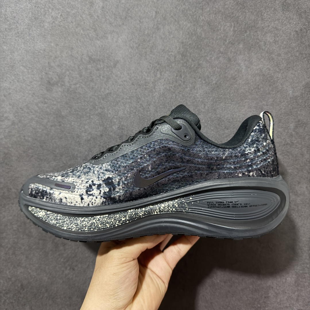 图片[2]-【公司级】Nike VOMERO PLUS 耐克 舒适减震防滑 低帮跑步鞋 全掌ReactX泡绵中底 前掌和后跟还配备了Air Zoom气垫单元 据说跑起来更快更舒适哦 这次最大的升级点 首次引入了ReactX泡绵 货号：IM6776-060 尺码：35.5 36 36.5 37.5 38 38.5 39 40 40.5 41 42 42.5 43 44 45 46-选品中心