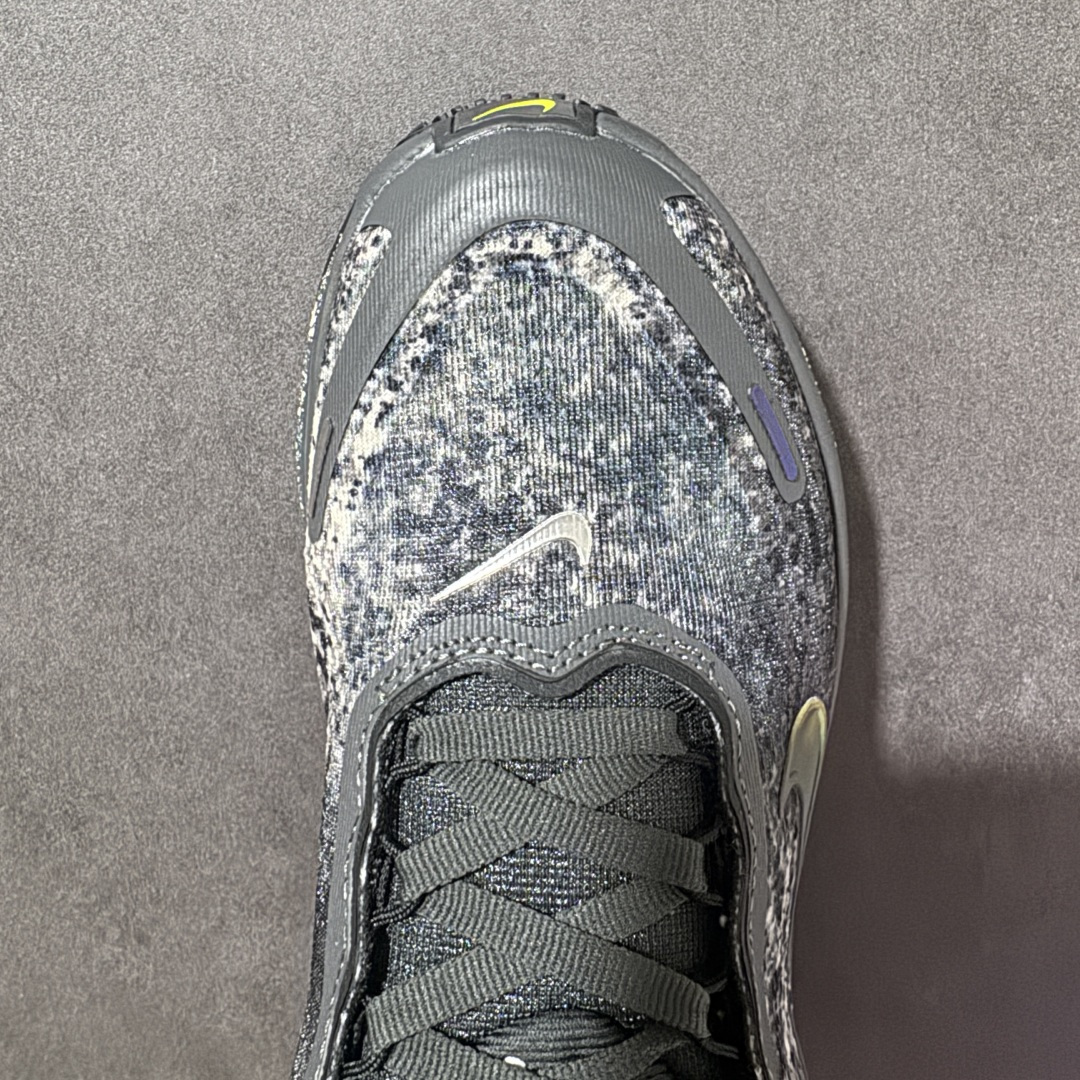 图片[5]-【公司级】Nike VOMERO PLUS 耐克 舒适减震防滑 低帮跑步鞋 全掌ReactX泡绵中底 前掌和后跟还配备了Air Zoom气垫单元 据说跑起来更快更舒适哦 这次最大的升级点 首次引入了ReactX泡绵 货号：IM6776-060 尺码：35.5 36 36.5 37.5 38 38.5 39 40 40.5 41 42 42.5 43 44 45 46-选品中心