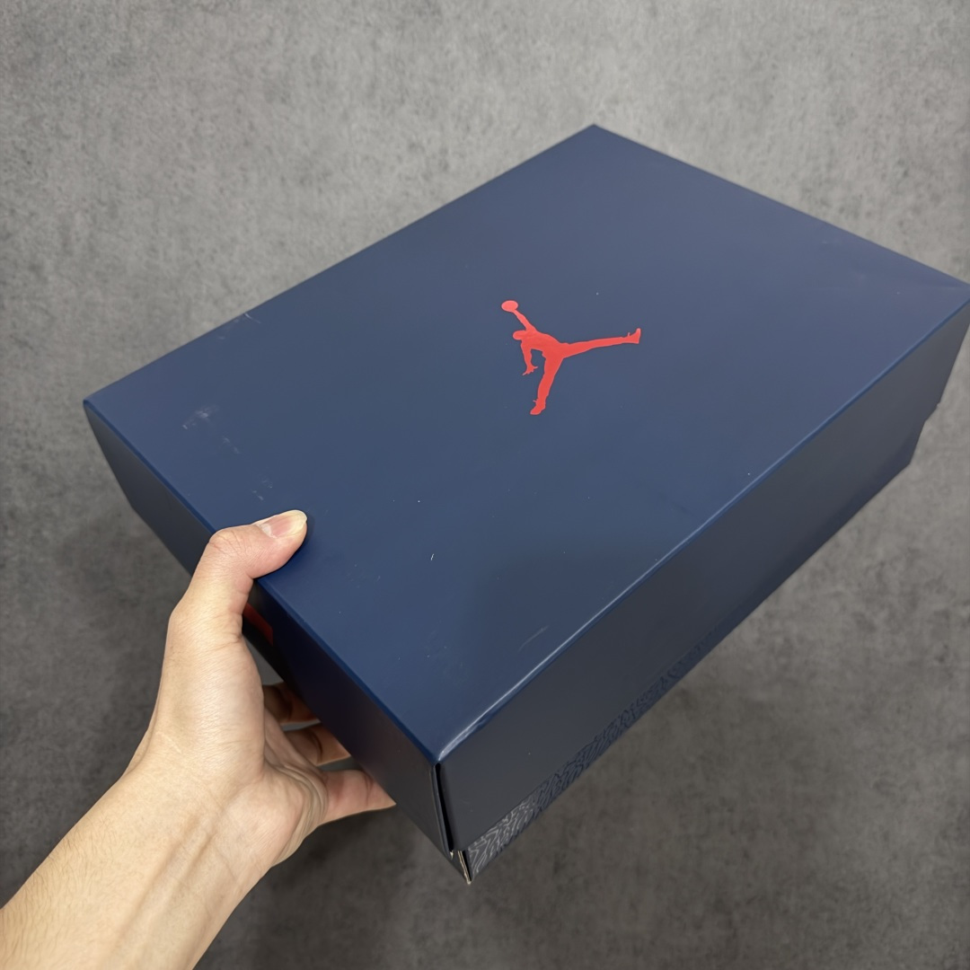 图片[13]-【XP纯原】 Air Jordan × Levi\’s Air Jordan 3 Retro AJ3 李维斯 蓝色蓝黑牛仔 IH7959-400 原楦原纸板开发 确保原汁原味 原厂皮料质感色泽绝无偏差 完美中底拉帮 原厂中底钢印 原档案大底 如假白送 大底纹路 气垫通透度PU的回弹性均百分百还原 原厂电绣鞋舌飞人刺绣针数立体讲究精细欢迎对比正品原鞋 尺码：40 40.5 41 42 42.5 43 44 44.5 45 46 47.5-选品中心