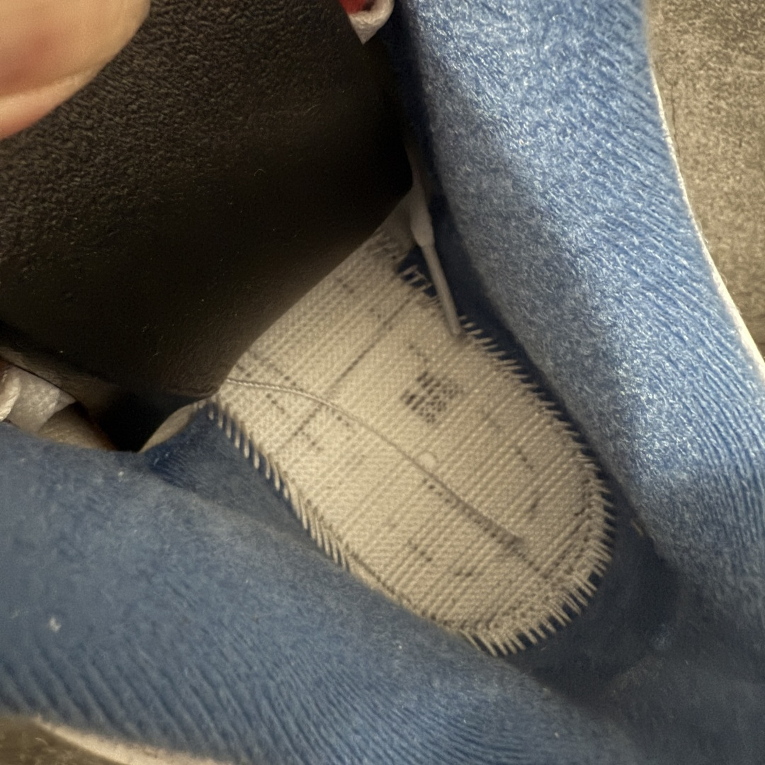 图片[10]-【莞产裁片版】Air Jordan 3 OG Retro 2025版aj3真蓝 白蓝 出货 货号：IF4396-104 原楦原纸板开发 确保原汁原味 原厂皮料质感色泽绝无偏差 完美中底拉帮 原厂中底钢印 原档案大底 如假白送 大底纹路 气垫通透度PU的回弹性均百分百还原 原厂电绣鞋舌飞人刺绣针数立体讲究精细欢迎对比正品原鞋 尺码：40.5-48.5-选品中心