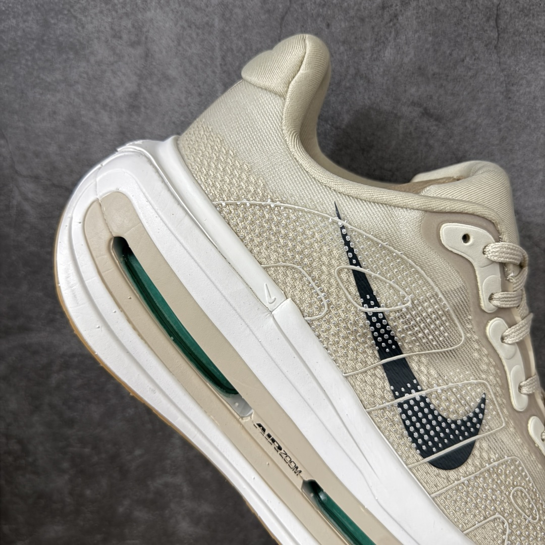 图片[7]-【公司级】Nike VOMERO PREMIUM 耐克 舒适减震防滑 低帮跑步鞋 全掌ReactX泡绵中底 前掌和后跟还配备了Air Zoom气垫单元 据说跑起来更快更舒适哦 这次最大的升级点 首次引入了ReactX泡绵 货号：HQ2050-106 尺码：36 36.5 37.5 38 38.5 39 40 40.5 41 42 42.5 43 44 45 46-选品中心