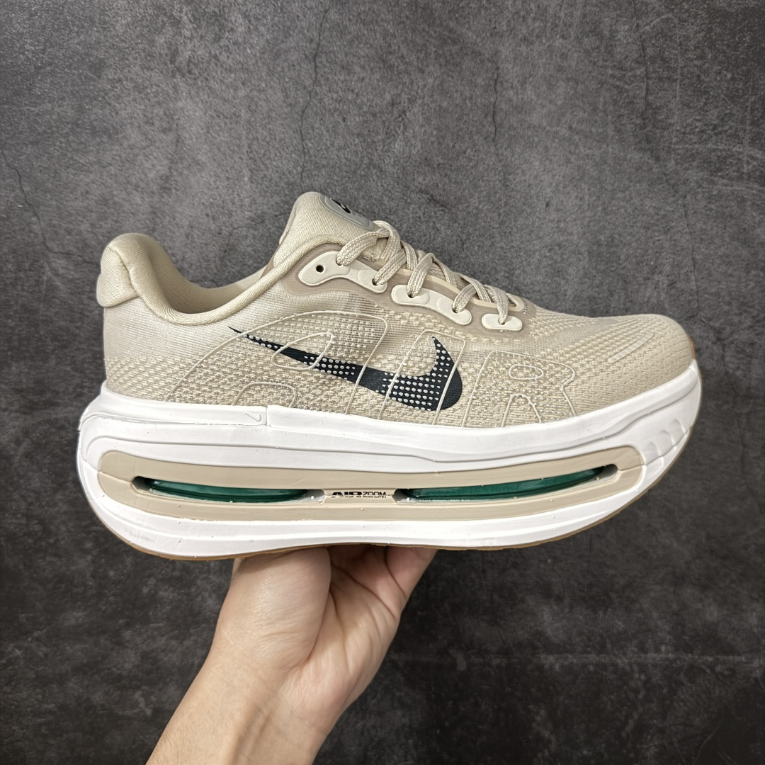 【公司级】Nike VOMERO PREMIUM 耐克 舒适减震防滑 低帮跑步鞋 全掌ReactX泡绵中底 前掌和后跟还配备了Air Zoom气垫单元 据说跑起来更快更舒适哦 这次最大的升级点 首次引入了ReactX泡绵 货号：HQ2050-106 尺码：36 36.5 37.5 38 38.5 39 40 40.5 41 42 42.5 43 44 45 46-选品中心