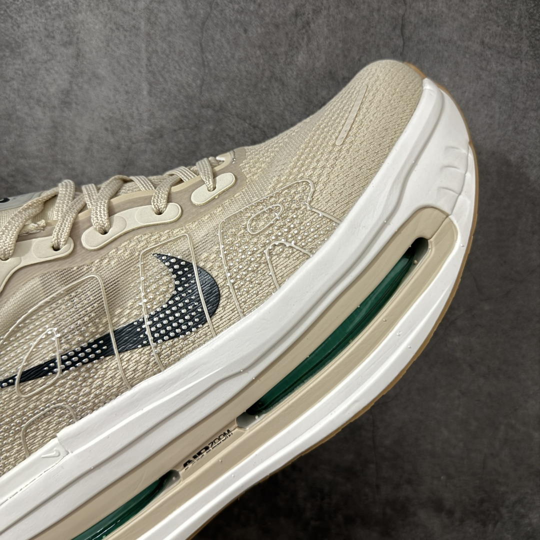 图片[6]-【公司级】Nike VOMERO PREMIUM 耐克 舒适减震防滑 低帮跑步鞋 全掌ReactX泡绵中底 前掌和后跟还配备了Air Zoom气垫单元 据说跑起来更快更舒适哦 这次最大的升级点 首次引入了ReactX泡绵 货号：HQ2050-106 尺码：36 36.5 37.5 38 38.5 39 40 40.5 41 42 42.5 43 44 45 46-选品中心