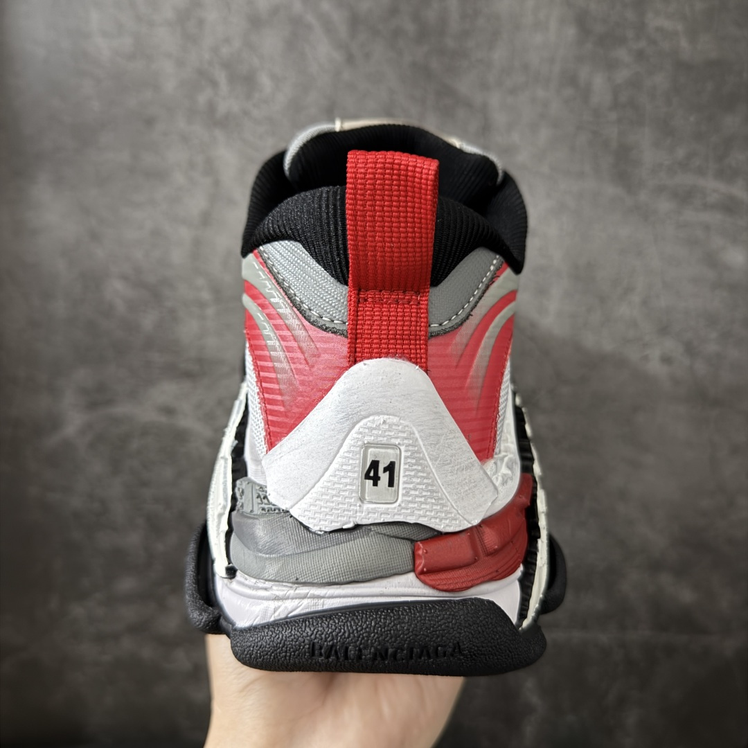 图片[4]-【VG版本】Balenciaga巴黎世家 Triple S .2 厚底系带 低帮 老爹鞋 Balenciaga是由被誉为代表二十世纪的伟大天才设计师 CristobalBalenciaga 创立的，在品牌创立的大半个世纪以来，巴黎世家一直以时尚、典雅闻名于时装界，它的主题产品有女士和男士提包、机车包、鞋子和时装，在15年王大仁卸任品牌设计师后，品牌的风格发生了翻天覆地的变化，凭借着人气超高的街头风T恤、老爹鞋等迅速霸屏各大时装周和时尚圈 货号：865849WTRS21011 尺码：35 36 37 38 39 40 41 42 43 44 45 46-选品中心