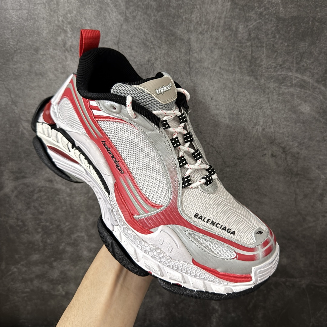 图片[3]-【VG版本】Balenciaga巴黎世家 Triple S .2 厚底系带 低帮 老爹鞋 Balenciaga是由被誉为代表二十世纪的伟大天才设计师 CristobalBalenciaga 创立的，在品牌创立的大半个世纪以来，巴黎世家一直以时尚、典雅闻名于时装界，它的主题产品有女士和男士提包、机车包、鞋子和时装，在15年王大仁卸任品牌设计师后，品牌的风格发生了翻天覆地的变化，凭借着人气超高的街头风T恤、老爹鞋等迅速霸屏各大时装周和时尚圈 货号：865849WTRS21011 尺码：35 36 37 38 39 40 41 42 43 44 45 46-选品中心