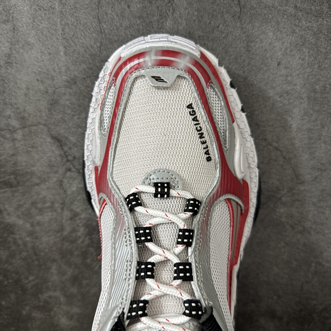 图片[5]-【VG版本】Balenciaga巴黎世家 Triple S .2 厚底系带 低帮 老爹鞋 Balenciaga是由被誉为代表二十世纪的伟大天才设计师 CristobalBalenciaga 创立的，在品牌创立的大半个世纪以来，巴黎世家一直以时尚、典雅闻名于时装界，它的主题产品有女士和男士提包、机车包、鞋子和时装，在15年王大仁卸任品牌设计师后，品牌的风格发生了翻天覆地的变化，凭借着人气超高的街头风T恤、老爹鞋等迅速霸屏各大时装周和时尚圈 货号：865849WTRS21011 尺码：35 36 37 38 39 40 41 42 43 44 45 46-选品中心