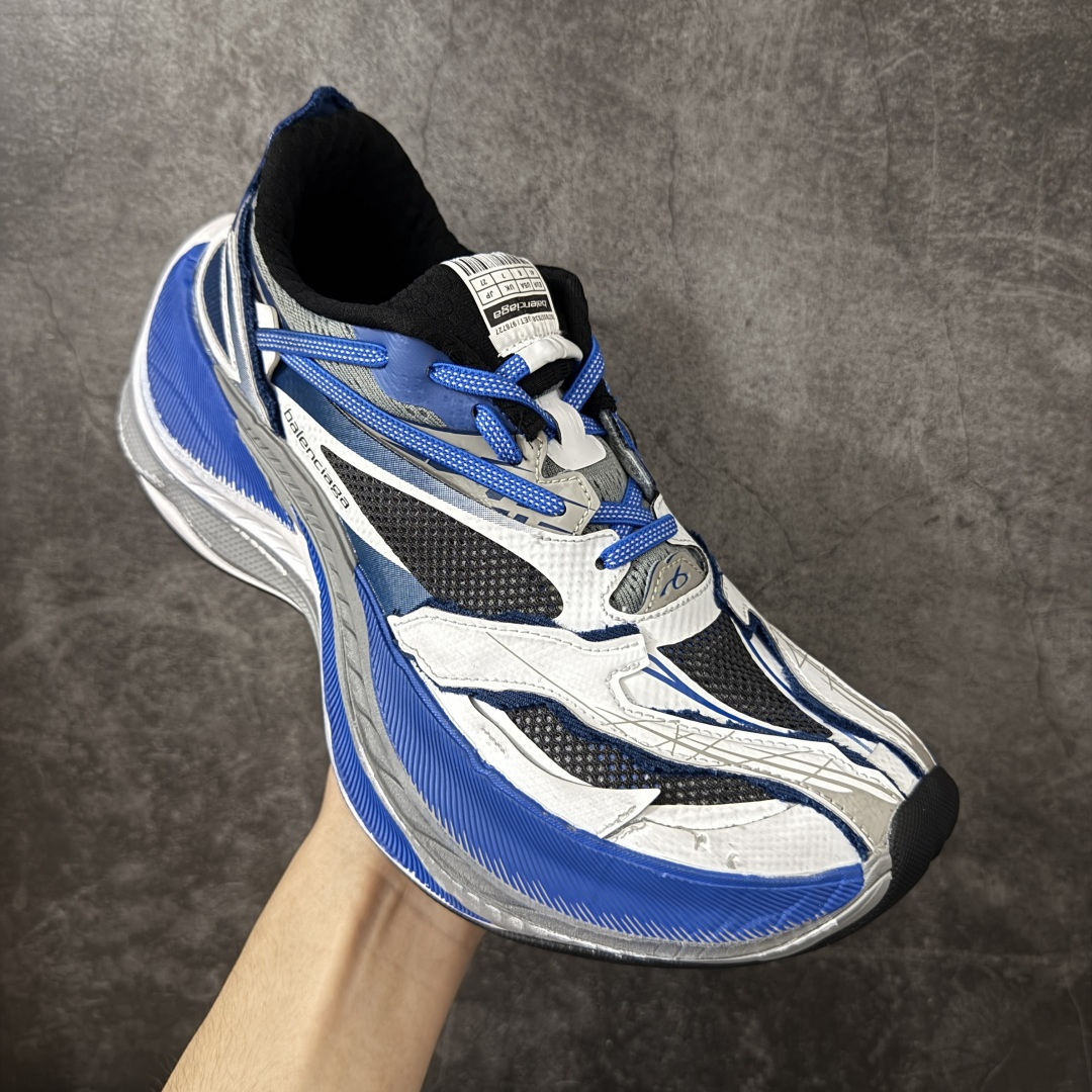 图片[3]-【i8版本】Balenciaga巴黎世家 Triple S .2 厚底系带 低帮 老爹鞋 Balenciaga是由被誉为代表二十世纪的伟大天才设计师 CristobalBalenciaga 创立的，在品牌创立的大半个世纪以来，巴黎世家一直以时尚、典雅闻名于时装界，它的主题产品有女士和男士提包、机车包、鞋子和时装，在15年王大仁卸任品牌设计师后，品牌的风格发生了翻天覆地的变化，凭借着人气超高的街头风T恤、老爹鞋等迅速霸屏各大时装周和时尚圈 货号：865849WTRS21011 尺码：35 36 37 38 39 40 41 42 43 44 45 46-选品中心