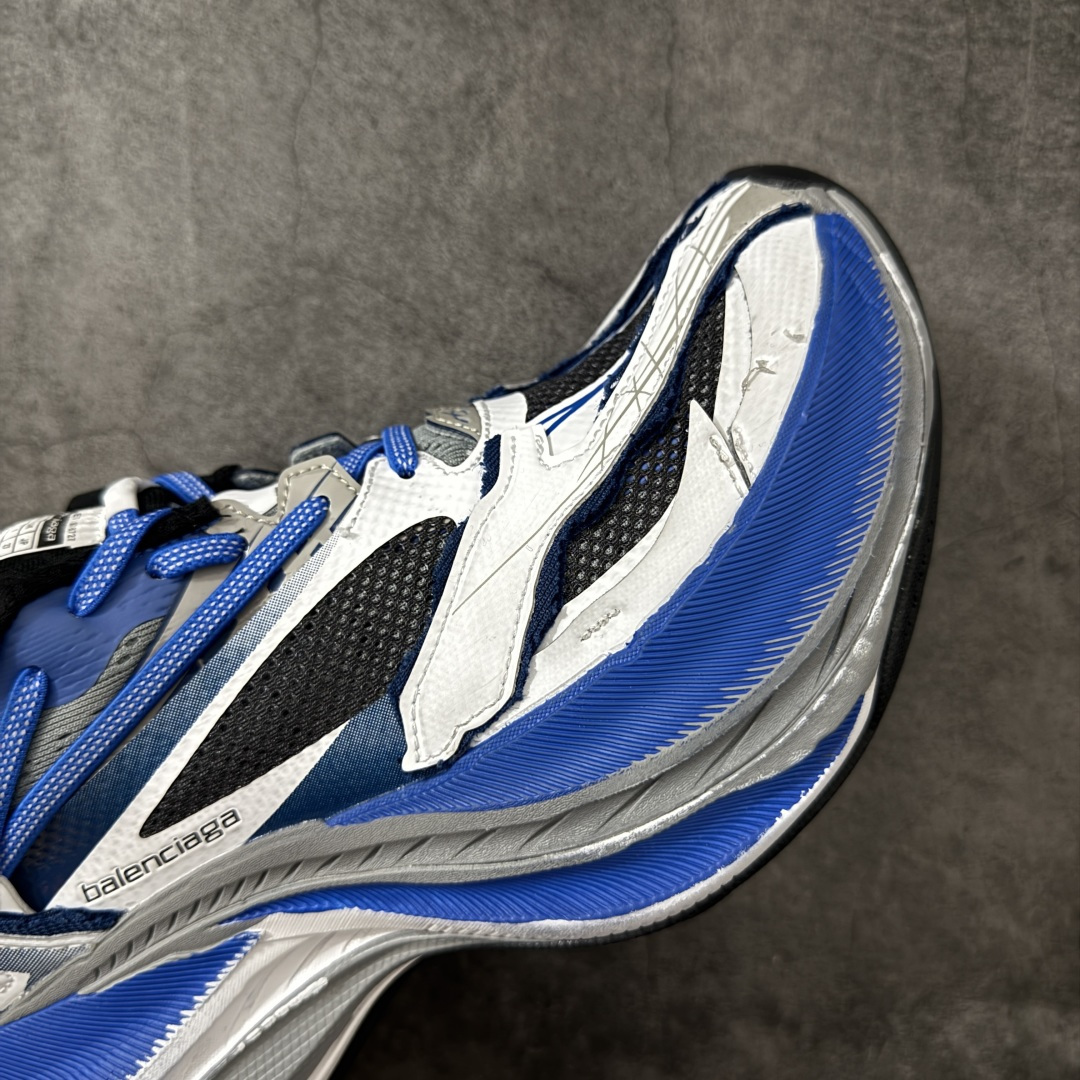 图片[6]-【i8版本】Balenciaga巴黎世家 Triple S .2 厚底系带 低帮 老爹鞋 Balenciaga是由被誉为代表二十世纪的伟大天才设计师 CristobalBalenciaga 创立的，在品牌创立的大半个世纪以来，巴黎世家一直以时尚、典雅闻名于时装界，它的主题产品有女士和男士提包、机车包、鞋子和时装，在15年王大仁卸任品牌设计师后，品牌的风格发生了翻天覆地的变化，凭借着人气超高的街头风T恤、老爹鞋等迅速霸屏各大时装周和时尚圈 货号：865849WTRS21011 尺码：35 36 37 38 39 40 41 42 43 44 45 46-选品中心