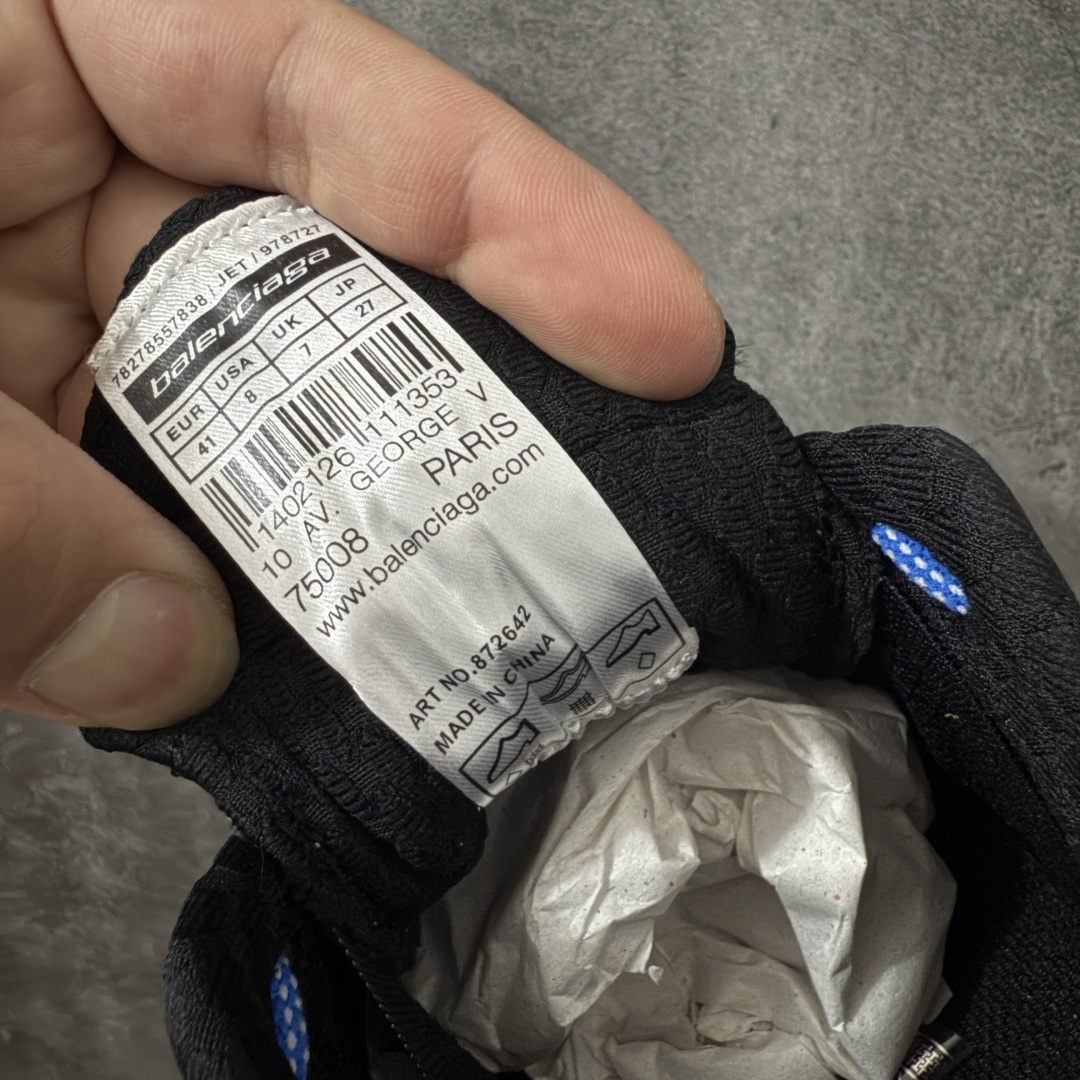 图片[8]-【i8版本】Balenciaga巴黎世家 Triple S .2 厚底系带 低帮 老爹鞋 Balenciaga是由被誉为代表二十世纪的伟大天才设计师 CristobalBalenciaga 创立的，在品牌创立的大半个世纪以来，巴黎世家一直以时尚、典雅闻名于时装界，它的主题产品有女士和男士提包、机车包、鞋子和时装，在15年王大仁卸任品牌设计师后，品牌的风格发生了翻天覆地的变化，凭借着人气超高的街头风T恤、老爹鞋等迅速霸屏各大时装周和时尚圈 货号：865849WTRS21011 尺码：35 36 37 38 39 40 41 42 43 44 45 46-选品中心