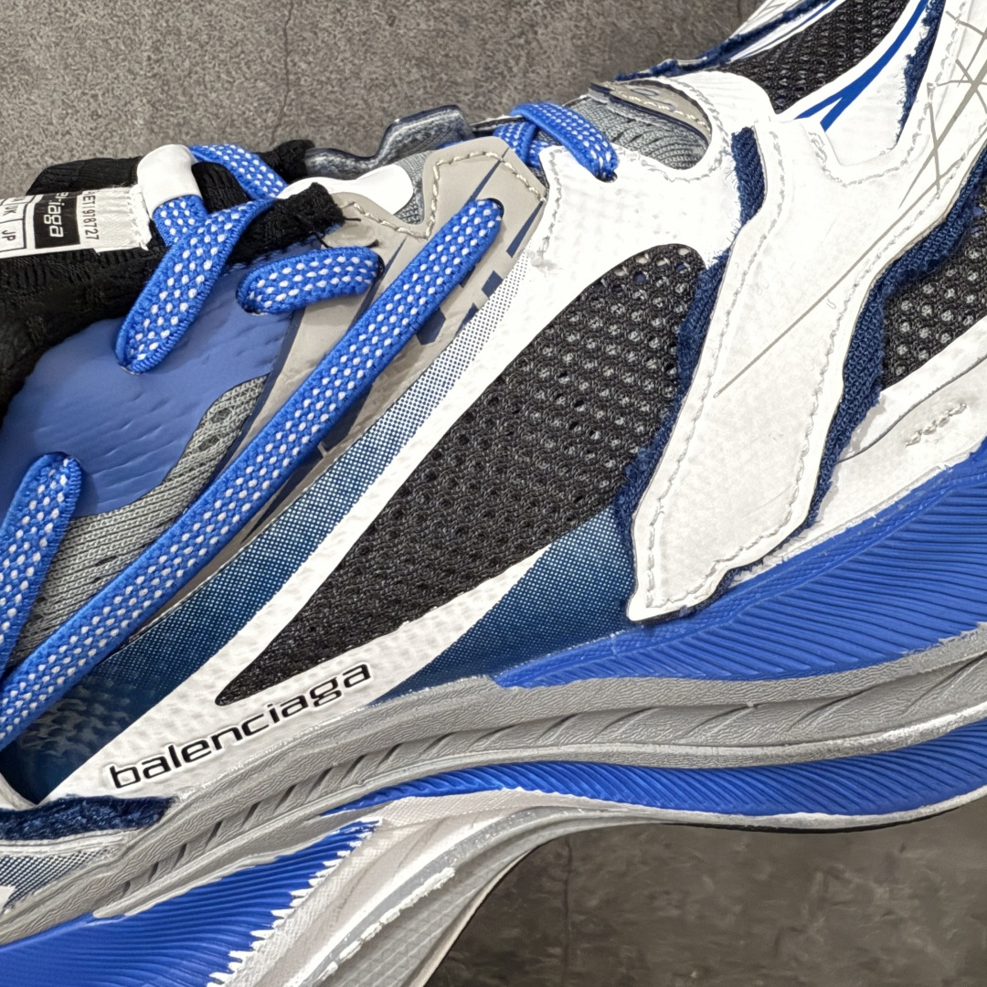 图片[4]-【i8版本】Balenciaga巴黎世家 Triple S .2 厚底系带 低帮 老爹鞋 Balenciaga是由被誉为代表二十世纪的伟大天才设计师 CristobalBalenciaga 创立的，在品牌创立的大半个世纪以来，巴黎世家一直以时尚、典雅闻名于时装界，它的主题产品有女士和男士提包、机车包、鞋子和时装，在15年王大仁卸任品牌设计师后，品牌的风格发生了翻天覆地的变化，凭借着人气超高的街头风T恤、老爹鞋等迅速霸屏各大时装周和时尚圈 货号：865849WTRS21011 尺码：35 36 37 38 39 40 41 42 43 44 45 46-选品中心