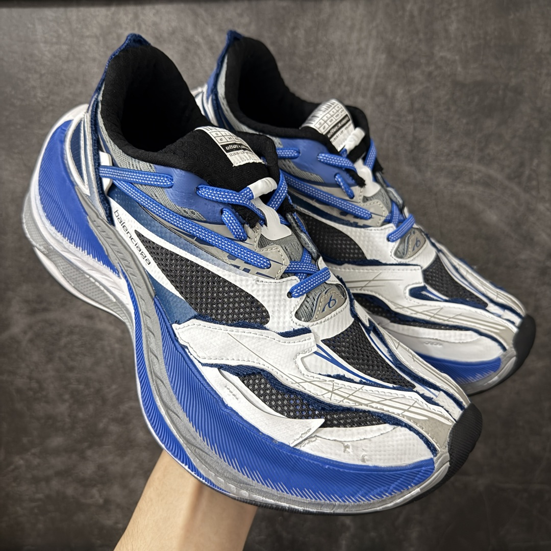 【i8版本】Balenciaga巴黎世家 Triple S .2 厚底系带 低帮 老爹鞋 Balenciaga是由被誉为代表二十世纪的伟大天才设计师 CristobalBalenciaga 创立的，在品牌创立的大半个世纪以来，巴黎世家一直以时尚、典雅闻名于时装界，它的主题产品有女士和男士提包、机车包、鞋子和时装，在15年王大仁卸任品牌设计师后，品牌的风格发生了翻天覆地的变化，凭借着人气超高的街头风T恤、老爹鞋等迅速霸屏各大时装周和时尚圈 货号：865849WTRS21011 尺码：35 36 37 38 39 40 41 42 43 44 45 46-选品中心