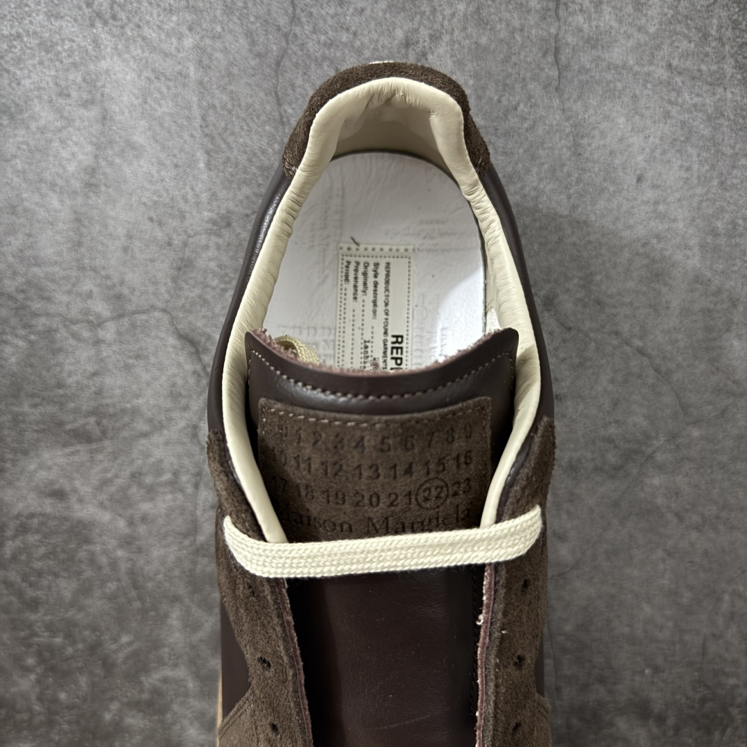 图片[8]-【ZOK纯原】Maison Margiela Calfskin Replica MM6 马吉拉复古低帮时尚德训鞋 私人订单打造 高端零售专供批次 全套原楦原纸板原厂数据开发 全鞋荧光划线卡点 胶水把控整洁度追求极致完美 多重QC质检 超越公司货的品控标准 实实在在的免检产品 原盒原配防尘袋购物卡 全网唯一正确0-23数字排版 一比一间距字体 内里全头层小羊皮 原版防滑鞋底设计 灰色翻毛牛皮 白色细纹贝利头层皮 依照原版逐帧开发 原装淡粉纸板中底带编号钢印 尺码：35 36 36.5 37 38 39 40 41 42 42.5 43 44 44.5 45-选品中心