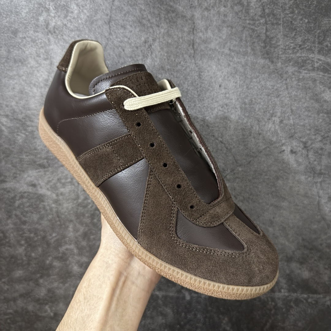 图片[3]-【ZOK纯原】Maison Margiela Calfskin Replica MM6 马吉拉复古低帮时尚德训鞋 私人订单打造 高端零售专供批次 全套原楦原纸板原厂数据开发 全鞋荧光划线卡点 胶水把控整洁度追求极致完美 多重QC质检 超越公司货的品控标准 实实在在的免检产品 原盒原配防尘袋购物卡 全网唯一正确0-23数字排版 一比一间距字体 内里全头层小羊皮 原版防滑鞋底设计 灰色翻毛牛皮 白色细纹贝利头层皮 依照原版逐帧开发 原装淡粉纸板中底带编号钢印 尺码：35 36 36.5 37 38 39 40 41 42 42.5 43 44 44.5 45-选品中心