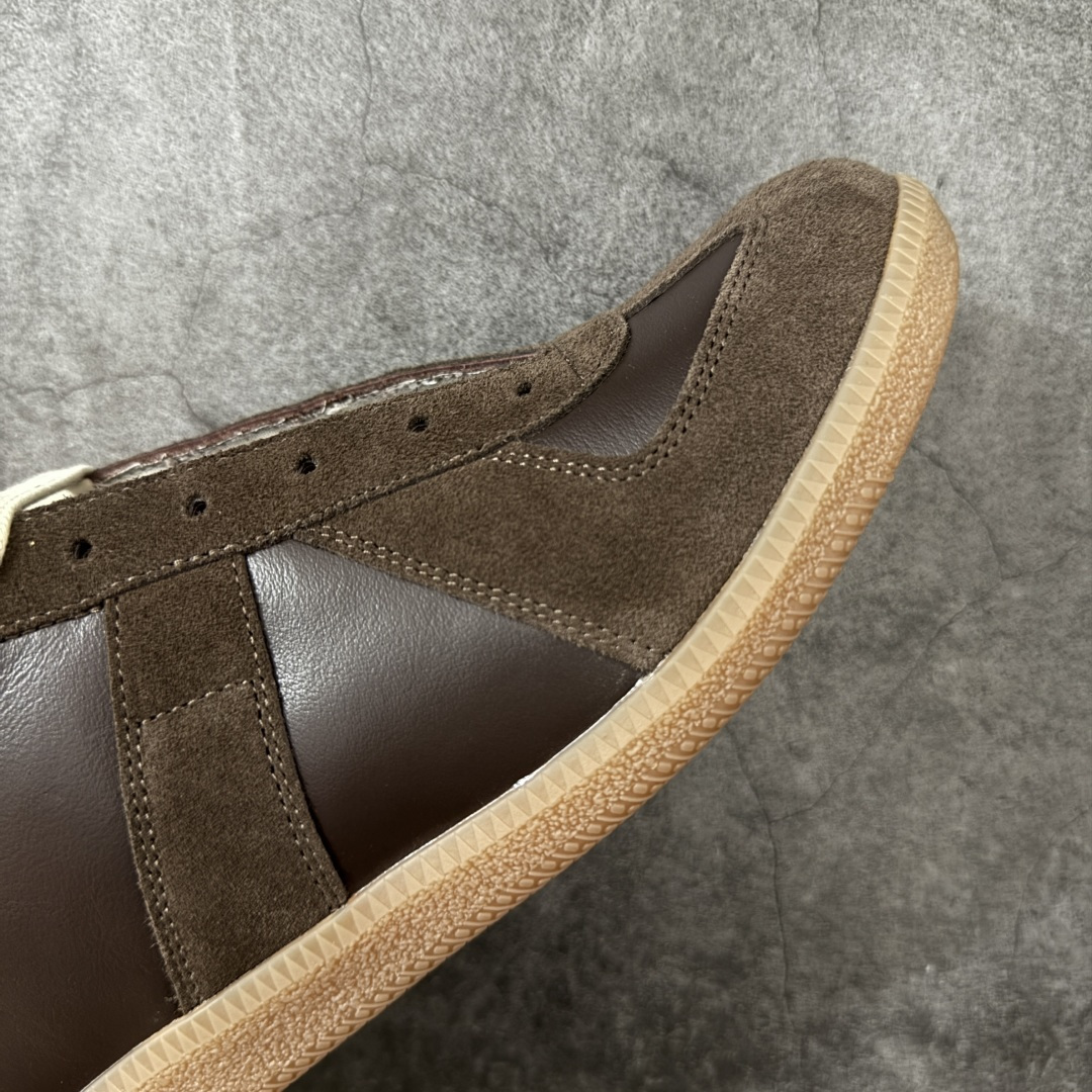 图片[6]-【ZOK纯原】Maison Margiela Calfskin Replica MM6 马吉拉复古低帮时尚德训鞋 私人订单打造 高端零售专供批次 全套原楦原纸板原厂数据开发 全鞋荧光划线卡点 胶水把控整洁度追求极致完美 多重QC质检 超越公司货的品控标准 实实在在的免检产品 原盒原配防尘袋购物卡 全网唯一正确0-23数字排版 一比一间距字体 内里全头层小羊皮 原版防滑鞋底设计 灰色翻毛牛皮 白色细纹贝利头层皮 依照原版逐帧开发 原装淡粉纸板中底带编号钢印 尺码：35 36 36.5 37 38 39 40 41 42 42.5 43 44 44.5 45-选品中心