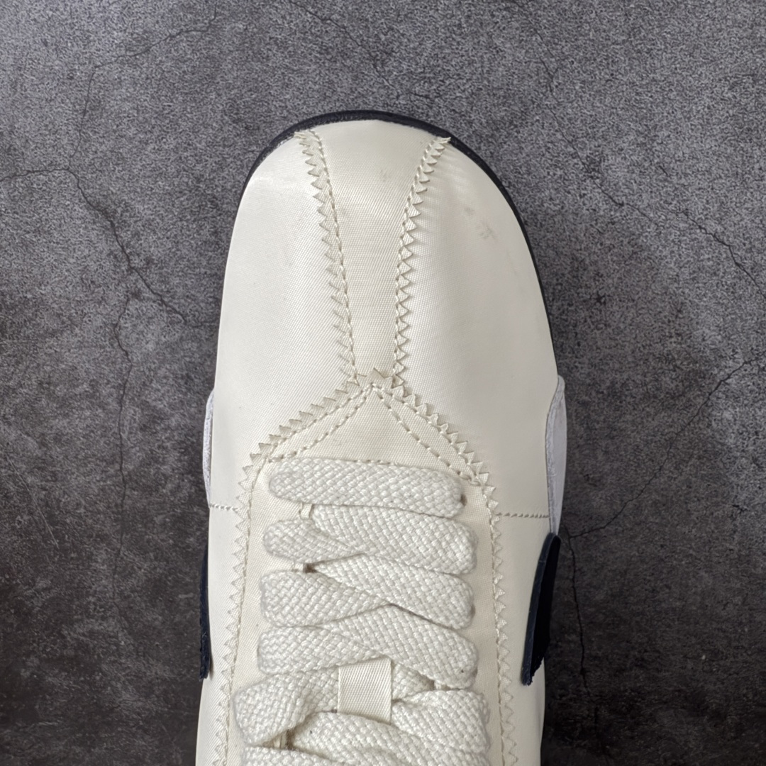 图片[5]-【神版】Nike Moon Shoe OG SP 舒适贴合 生活休闲鞋 精致的鞋型2符合当下的薄底鞋审美，鞋舌、鞋垫和外底位置加入了Jacquemus标识，辨识度在线。 货号：II0407-001 尺码：36 36.5 37 38 38.5 39 40 40.5 41 42 42.5 43 44 45-选品中心