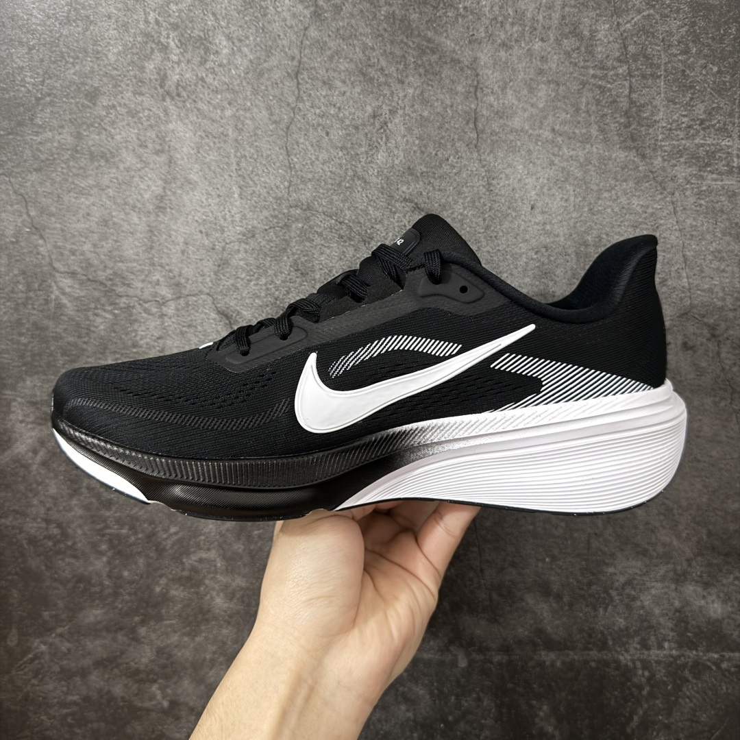 图片[2]-【XE纯原】Nike Air Zoom Pegasus 42 登月42代超级飞马系列马拉松跑步鞋 IB1873-001 平台专供 充正品质 之前未流通市场版本 内里嵌入定型海绵 中底搭载前Zoom+全掌React配置 全部原鞋开发打造 所有细节全部同步原版 全新一代拥有 Zoom Air 一如既往的稳定感和流畅感 鞋面采用工程网眼设计 为特定高热区域营造出色透气性 进一步增加鞋面的穿孔数量 让足部能够快速散热 中足搭配 Flywire 飞线 在高速运动时营造舒适稳定的贴合感 内置Zoon气垫加持 动力十足！ 尺码： 36-46-选品中心