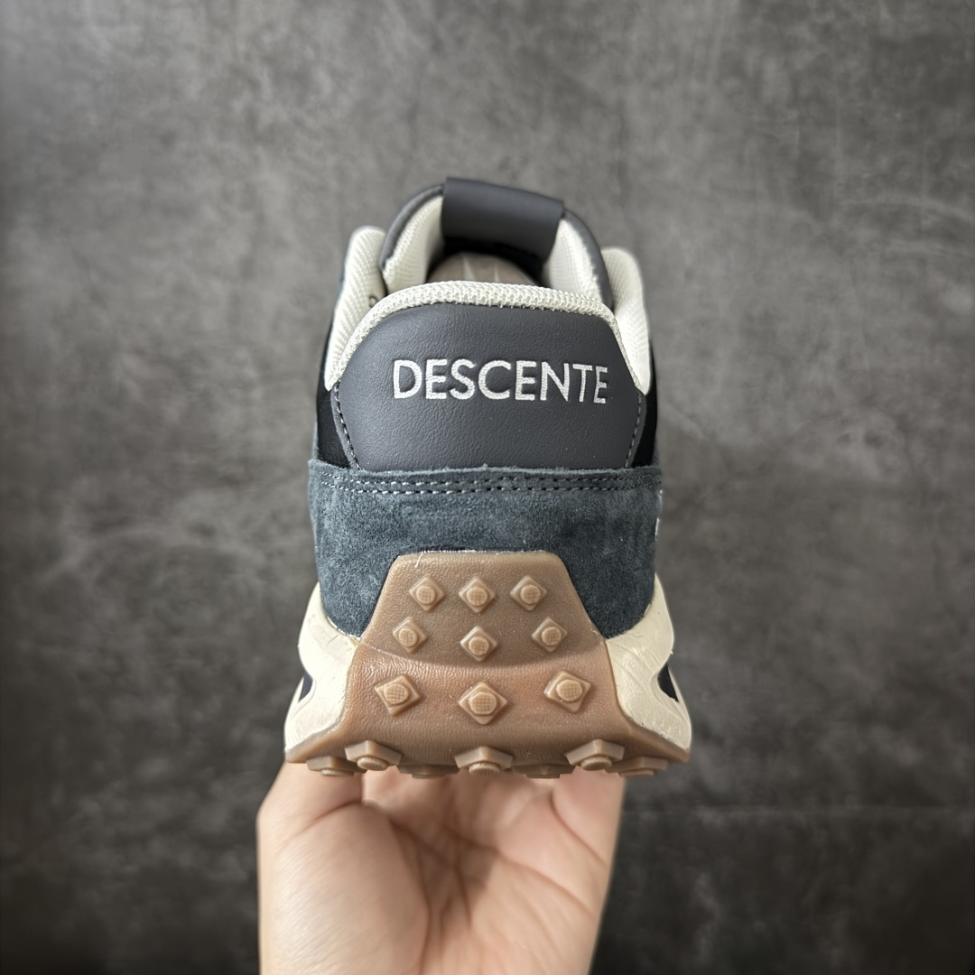 图片[4]-【公司级】迪桑特DESCENTE Chron Velo TRAINER 运动简约 低帮 生活休闲鞋 DESCENTE（迪桑特）创立于1935年，品牌名取自法语词汇，意为“滑降”。品牌箭头标识代表滑雪的三种技术“高速直线滑行”、“穿越”和“侧滑”，也寓意品牌在打造高端专业运动产品中不断追求完美的创新精神，致力于成为中国高端专业滑雪、综训、女子、铁人三项、高尔夫的第一品牌。 尺码：36 36.5 37 38 38.5 39 40 40.5 41 42 42.5 43 44 44.5 45-选品中心