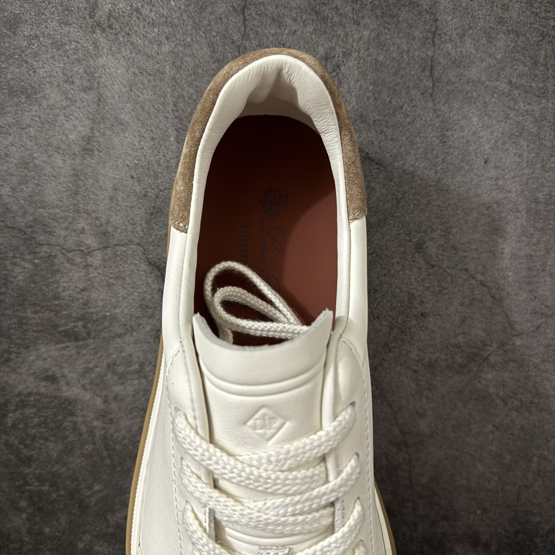 图片[8]-【莞产纯原】Loro Piana LP Tennis Walk Low 生活系列低帮复古百搭德训风休闲运动板鞋 意大利顶级奢侈品牌·诺悠翩雅 这款新款绒面革网球鞋采用超低帮设计 适合全年穿着 并具有防水性能 包边鞋底营造轻松迷人的色彩组合 将功能性与低调个性风格和谐融合 打造都市着装的理想鞋履选择 鞋跟处饰以Kummel色嵌片 柔软小牛皮鞋舌 压印LP徽标 棉质鞋带材质 鞋面：牛剖层绒面革 鞋底：橡胶 衬里：牛皮革 尺码： 39 40 41 42 43 44 45-选品中心