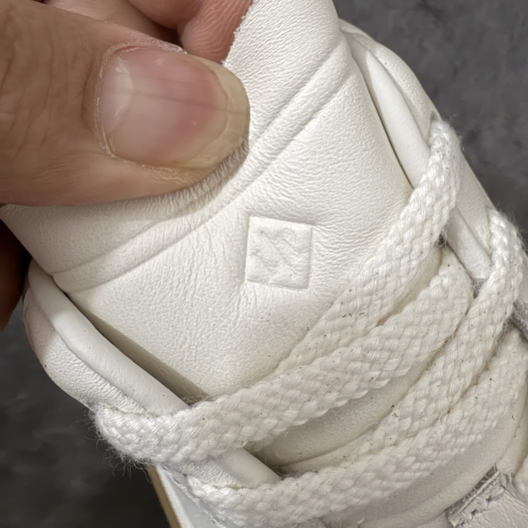 图片[5]-【莞产纯原】Loro Piana LP Tennis Walk Low 生活系列低帮复古百搭德训风休闲运动板鞋 意大利顶级奢侈品牌·诺悠翩雅 这款新款绒面革网球鞋采用超低帮设计 适合全年穿着 并具有防水性能 包边鞋底营造轻松迷人的色彩组合 将功能性与低调个性风格和谐融合 打造都市着装的理想鞋履选择 鞋跟处饰以Kummel色嵌片 柔软小牛皮鞋舌 压印LP徽标 棉质鞋带材质 鞋面：牛剖层绒面革 鞋底：橡胶 衬里：牛皮革 尺码： 39 40 41 42 43 44 45-选品中心