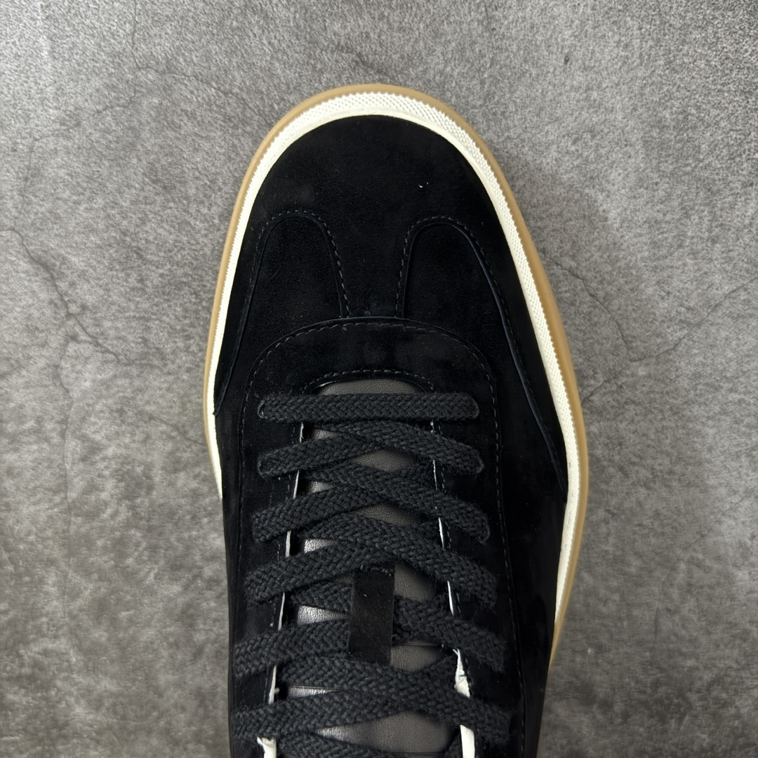 图片[5]-【莞产纯原】Loro Piana LP Tennis Walk Low 生活系列低帮复古百搭德训风休闲运动板鞋 意大利顶级奢侈品牌·诺悠翩雅 这款新款绒面革网球鞋采用超低帮设计 适合全年穿着 并具有防水性能 包边鞋底营造轻松迷人的色彩组合 将功能性与低调个性风格和谐融合 打造都市着装的理想鞋履选择 鞋跟处饰以Kummel色嵌片 柔软小牛皮鞋舌 压印LP徽标 棉质鞋带材质 鞋面：牛剖层绒面革 鞋底：橡胶 衬里：牛皮革 尺码： 39 40 41 42 43 44 45-选品中心