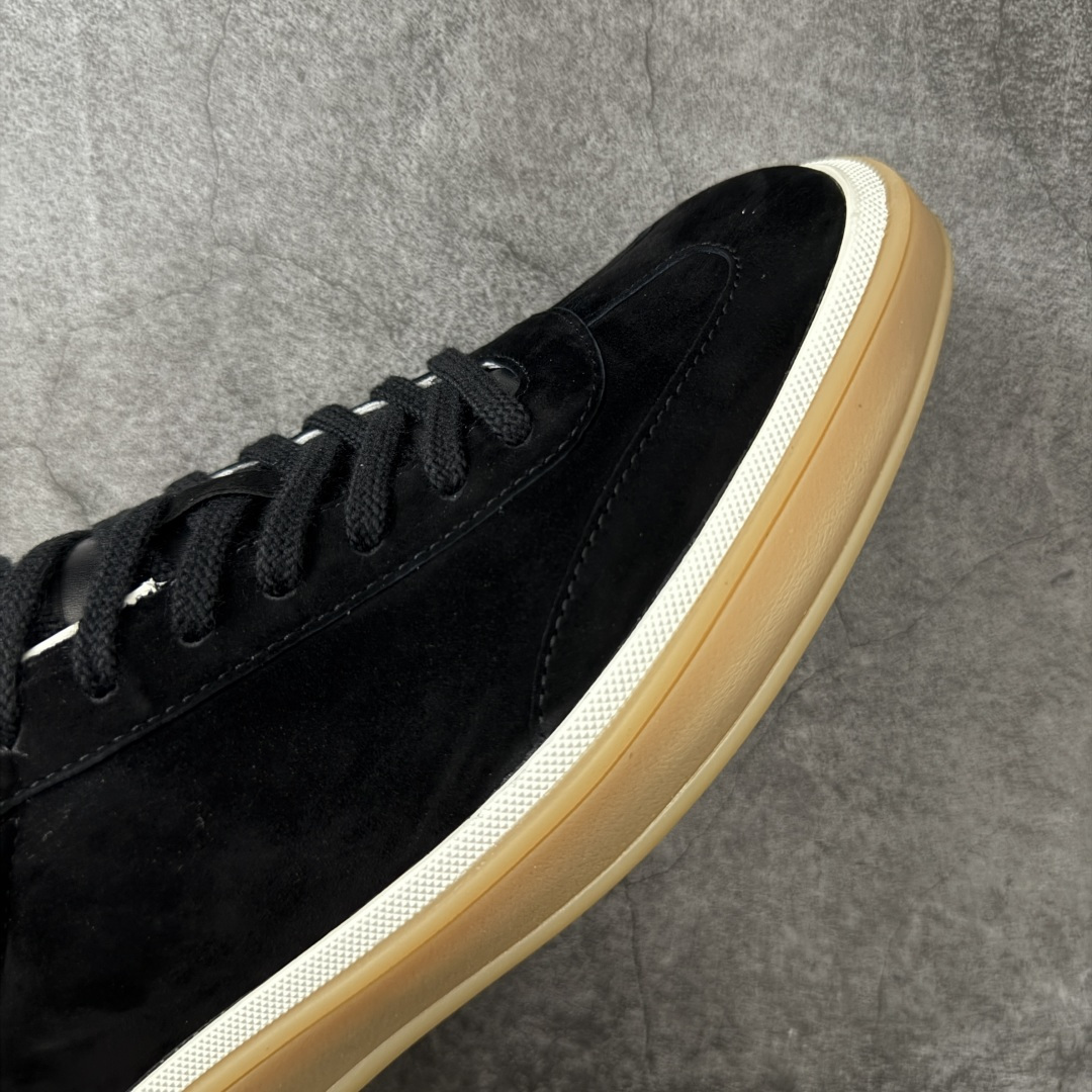 图片[6]-【莞产纯原】Loro Piana LP Tennis Walk Low 生活系列低帮复古百搭德训风休闲运动板鞋 意大利顶级奢侈品牌·诺悠翩雅 这款新款绒面革网球鞋采用超低帮设计 适合全年穿着 并具有防水性能 包边鞋底营造轻松迷人的色彩组合 将功能性与低调个性风格和谐融合 打造都市着装的理想鞋履选择 鞋跟处饰以Kummel色嵌片 柔软小牛皮鞋舌 压印LP徽标 棉质鞋带材质 鞋面：牛剖层绒面革 鞋底：橡胶 衬里：牛皮革 尺码： 39 40 41 42 43 44 45-选品中心