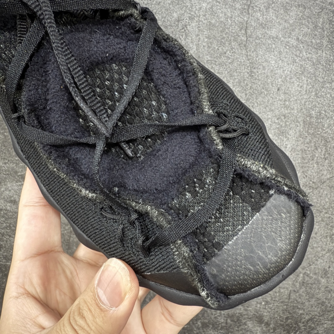 图片[5]-【渠道版】Fragment Design x NK Mind 002 藤原浩联名 足底按摩舒适运动休闲训练鞋 黑蓝 IQ8504-002 全套原厂楦头原纸板数据档案 历时四个月倾力打造 原厂0937机台Flyknit飞织工艺 鞋面针织密度弹性完美同步原鞋 工艺同步公司 原厂压底模 加固按摩单元 防止颗粒松动 原装TUP鞋扣 亮黑后跟条 白色字体采用工业级丝网印刷（丝印）工艺 字体边缘锐利清晰 笔画粗细均匀 没有毛边或晕染 依旧延续Mind系列的标志性外观 采用黑色Flyknit鞋面 并用到拼接结构和外露缝线强调设计感 鞋底依旧配备22个皇家蓝独立泡棉按摩球 鞋底的FRAGMENT经典标语也同样保留其中 还在鞋舌加入了一块印有闪电章的特殊提环 来进一步表明联名身份 正常尺码 尺码：36 36.5 37.5 38 38.5 39 40 40.5 41 42 42.5 43 44 44.5 45 46.5 47.5-选品中心