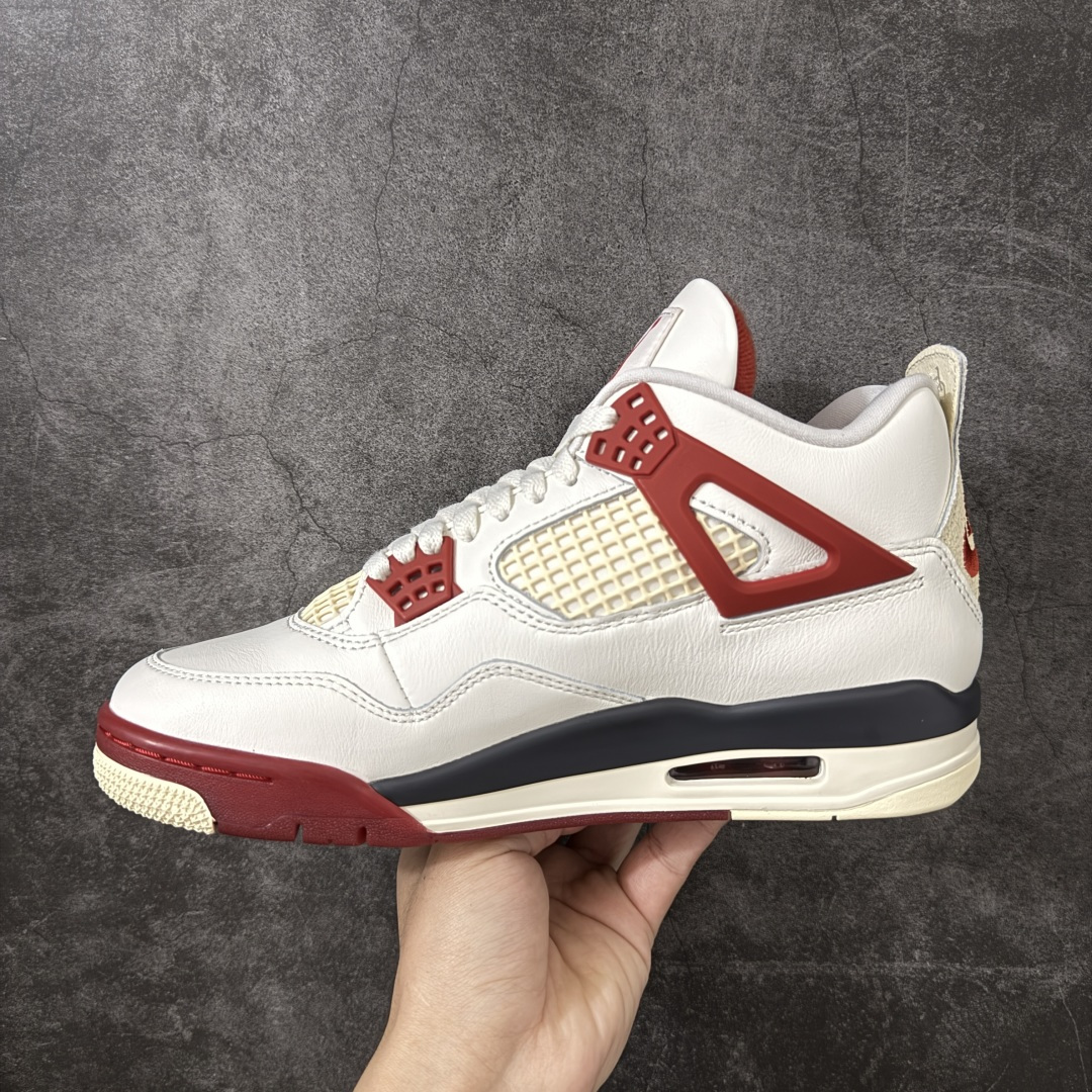 图片[2]-【GX美版】 Air Jordan × Nigel Sylvester Air Jordan AJ4 联名\”Brick After Brick\” 白红 白砖 货号：IQ8055-100 圈内最强四代 独家外贸特供尺码含 45.5 49.5 50.5 耗时半年巨作 全套原纸板楦头开发 原厂特供皮料加持 确保原汁原味 完美呈现四代版型 一比一鞋头弧度高度鞋身弧度 数据细节工艺流程均保持原鞋一致 原厂TPU网格鞋带扣 正确内里网布 菱角分明不变形无多余毛边 柔软性质感一致于原鞋 市场唯一原厂鞋扣模具 背面可见隐藏注塑口 原厂织唛标 原厂飞人电绣工艺 尾指中部跳三针 独家绑鞋带手法 印刷中底布 四线拉帮 米色美纹纸贴合固定 进口港宝加持 后跟自然饱满 全鞋荧光划线卡点 追求极致完美 每一双都是工艺品 多重QC质检 超越公司货的品控标准 实实在在的免检产品 尺码：40 40.5 41 42 42.5 43 44 44.5 45 46 46.5 47.5 48 48.5 49 50 50.5-选品中心