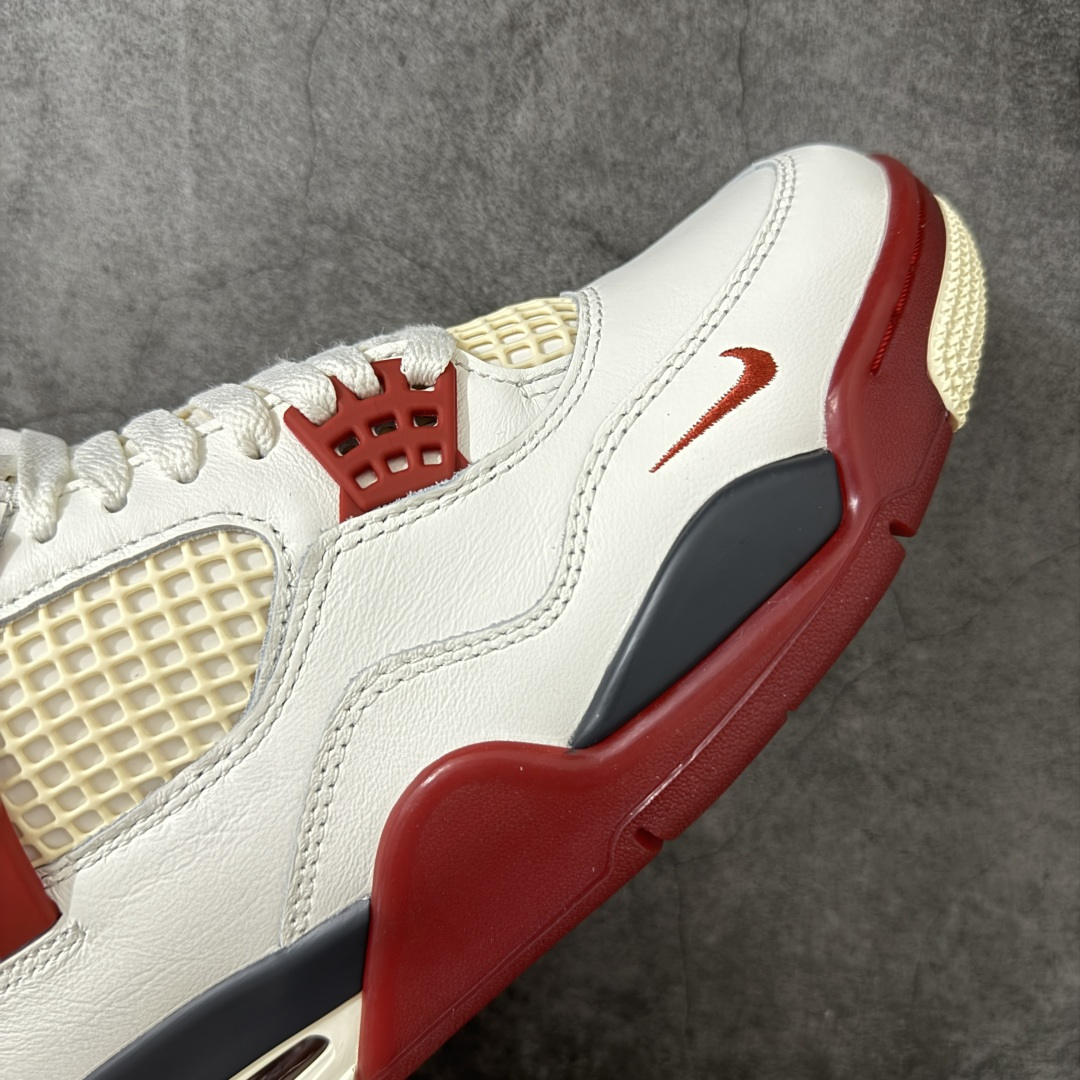 图片[6]-【GX美版】 Air Jordan × Nigel Sylvester Air Jordan AJ4 联名\”Brick After Brick\” 白红 白砖 货号：IQ8055-100 圈内最强四代 独家外贸特供尺码含 45.5 49.5 50.5 耗时半年巨作 全套原纸板楦头开发 原厂特供皮料加持 确保原汁原味 完美呈现四代版型 一比一鞋头弧度高度鞋身弧度 数据细节工艺流程均保持原鞋一致 原厂TPU网格鞋带扣 正确内里网布 菱角分明不变形无多余毛边 柔软性质感一致于原鞋 市场唯一原厂鞋扣模具 背面可见隐藏注塑口 原厂织唛标 原厂飞人电绣工艺 尾指中部跳三针 独家绑鞋带手法 印刷中底布 四线拉帮 米色美纹纸贴合固定 进口港宝加持 后跟自然饱满 全鞋荧光划线卡点 追求极致完美 每一双都是工艺品 多重QC质检 超越公司货的品控标准 实实在在的免检产品 尺码：40 40.5 41 42 42.5 43 44 44.5 45 46 46.5 47.5 48 48.5 49 50 50.5-选品中心