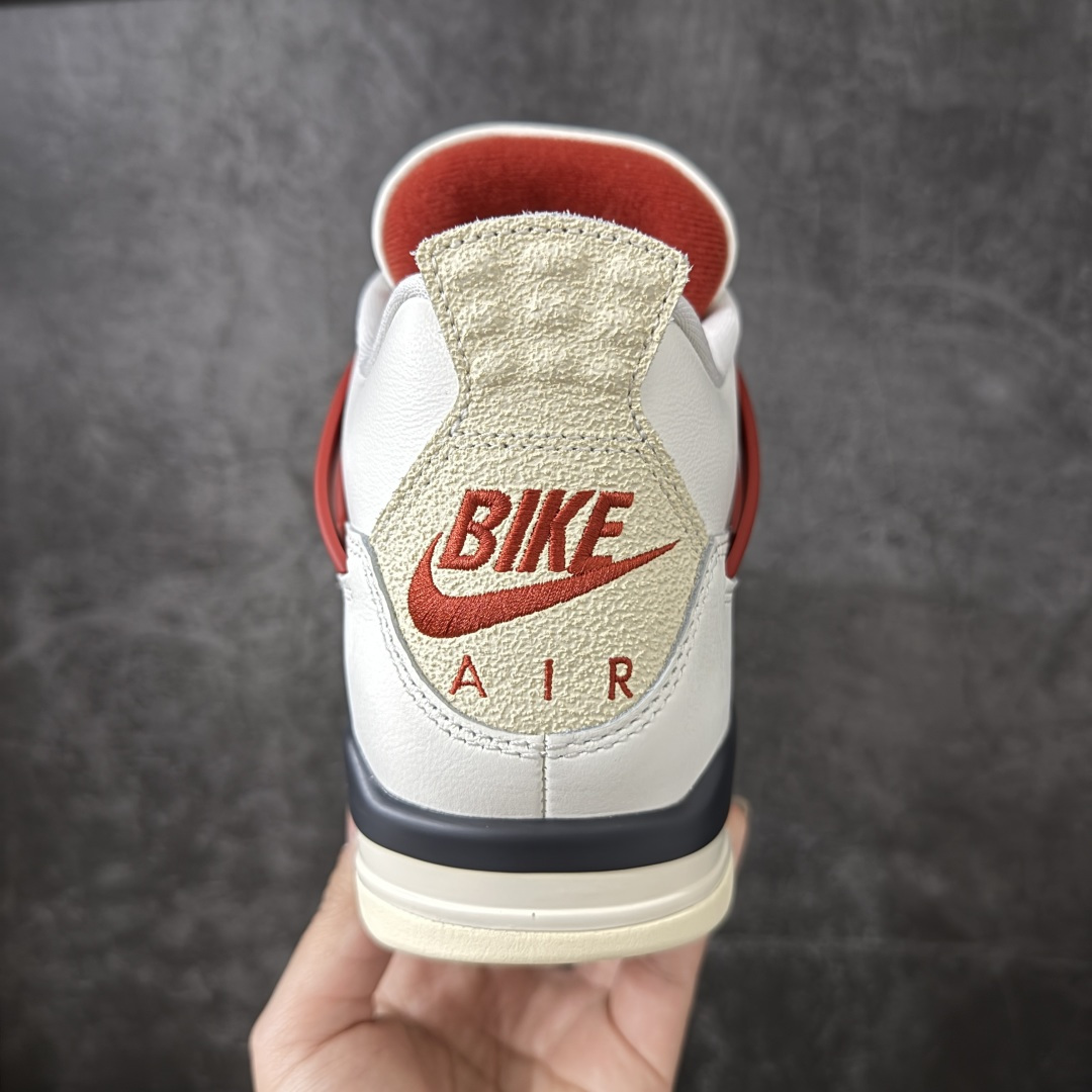图片[4]-【GX美版】 Air Jordan × Nigel Sylvester Air Jordan AJ4 联名\”Brick After Brick\” 白红 白砖 货号：IQ8055-100 圈内最强四代 独家外贸特供尺码含 45.5 49.5 50.5 耗时半年巨作 全套原纸板楦头开发 原厂特供皮料加持 确保原汁原味 完美呈现四代版型 一比一鞋头弧度高度鞋身弧度 数据细节工艺流程均保持原鞋一致 原厂TPU网格鞋带扣 正确内里网布 菱角分明不变形无多余毛边 柔软性质感一致于原鞋 市场唯一原厂鞋扣模具 背面可见隐藏注塑口 原厂织唛标 原厂飞人电绣工艺 尾指中部跳三针 独家绑鞋带手法 印刷中底布 四线拉帮 米色美纹纸贴合固定 进口港宝加持 后跟自然饱满 全鞋荧光划线卡点 追求极致完美 每一双都是工艺品 多重QC质检 超越公司货的品控标准 实实在在的免检产品 尺码：40 40.5 41 42 42.5 43 44 44.5 45 46 46.5 47.5 48 48.5 49 50 50.5-选品中心
