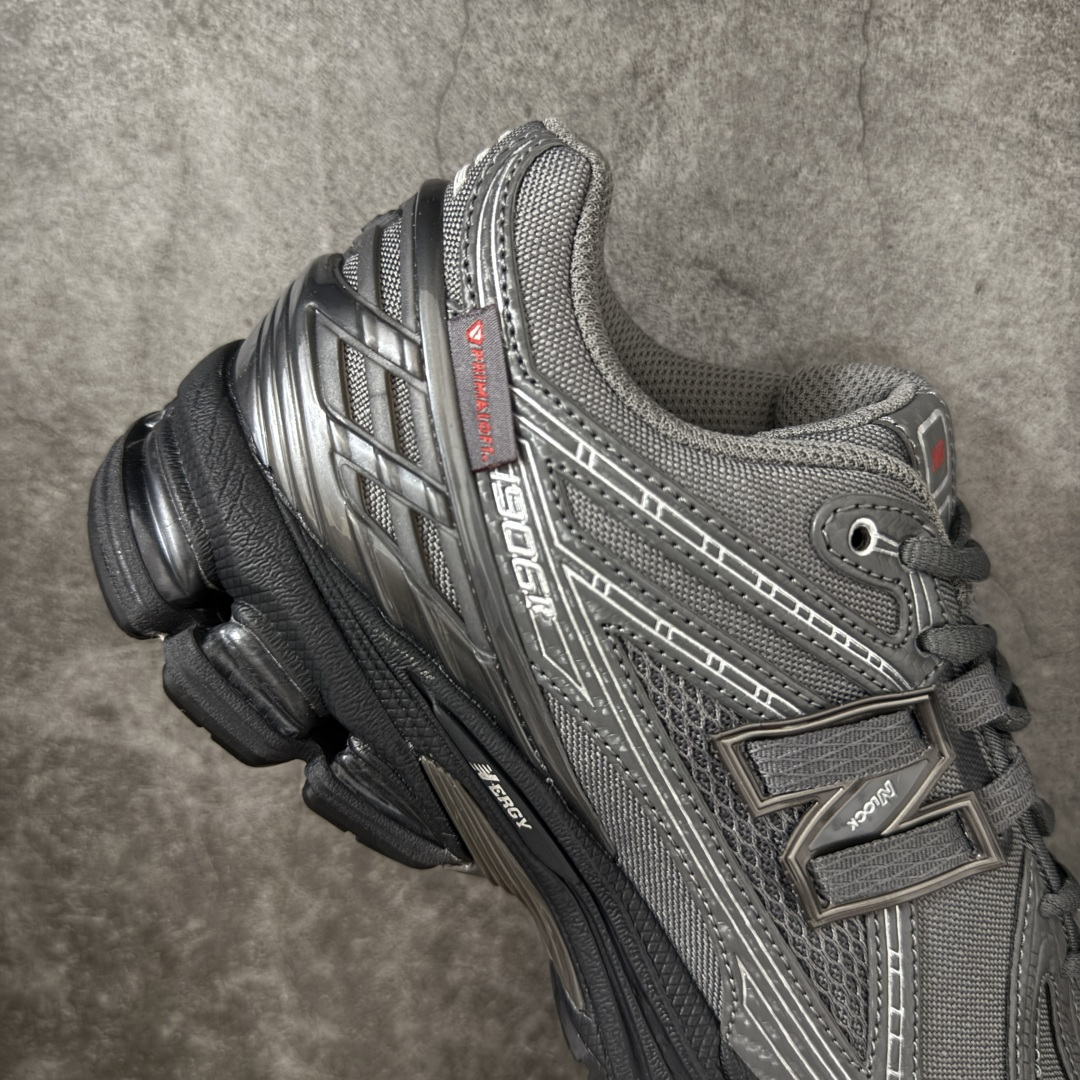 图片[7]-【纯原版】NB新百伦New Balance NB1906 U1906ROF系列复古老爹风休闲运动慢跑鞋 采用轻质牛剖革拼接透气网眼衬垫织物鞋面材质#T-Beam大底提供足步弓支撑，保持步态稳定#后跟搭载外露缓震胶 鞋身整体以各种深浅不一的灰色覆盖，鞋头以淡蓝色调装饰，网眼衬垫通过不规律的色块实现做旧的美感，泛黄的鞋底更是进一步增添了复古气息。 尺码：36 37 37.5 38 38.5 39.5 40 40.5 41.5 42 42.5 43 44 45 46.5-选品中心