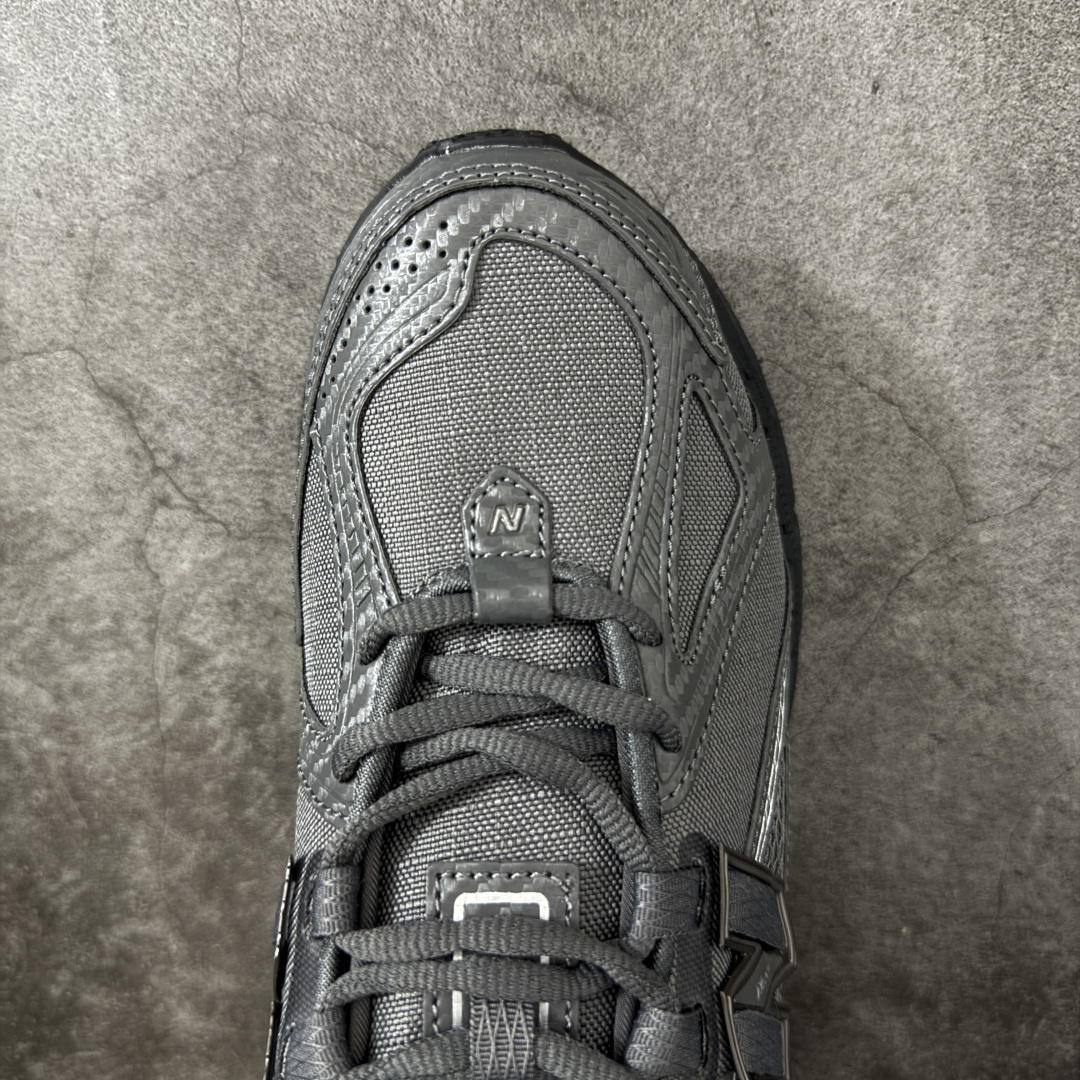 图片[5]-【纯原版】NB新百伦New Balance NB1906 U1906ROF系列复古老爹风休闲运动慢跑鞋 采用轻质牛剖革拼接透气网眼衬垫织物鞋面材质#T-Beam大底提供足步弓支撑，保持步态稳定#后跟搭载外露缓震胶 鞋身整体以各种深浅不一的灰色覆盖，鞋头以淡蓝色调装饰，网眼衬垫通过不规律的色块实现做旧的美感，泛黄的鞋底更是进一步增添了复古气息。 尺码：36 37 37.5 38 38.5 39.5 40 40.5 41.5 42 42.5 43 44 45 46.5-选品中心