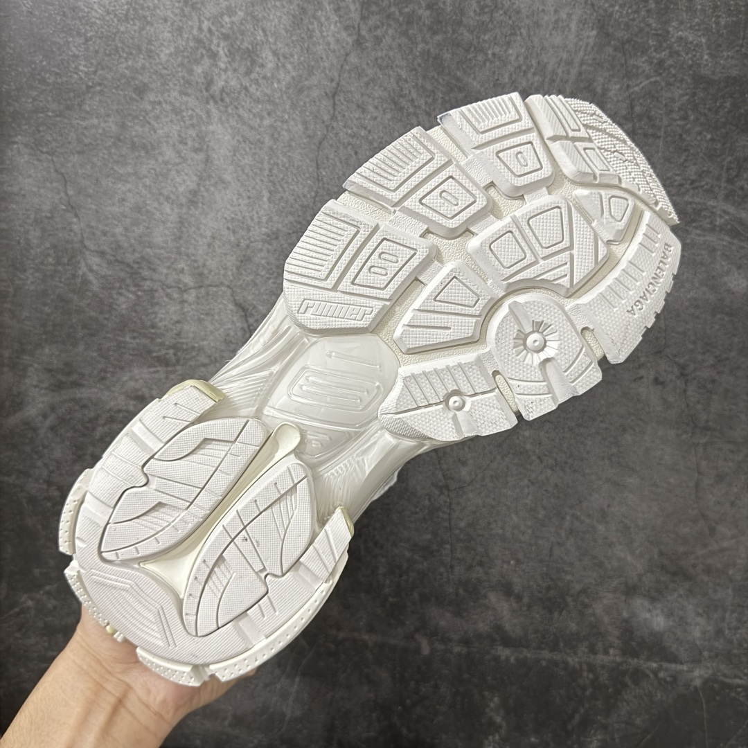 图片[9]-【公司级H版】BALENCIAGA Runner 巴黎世家七代 黑色 此系列是通过溢胶、做旧、缝线等细节 展示了设计师 Demna 的运动鞋风格 用一双「旧鞋」传递复古感 后侧板、翘起的鞋头 则展示了 Demna 在结构上的未来构想 原装大盒从里到外一切百分百还原官方配置 顶级专供碾压一切版本 尺码：35 36 37 38 39 40 41 42 43 44 45 46-选品中心