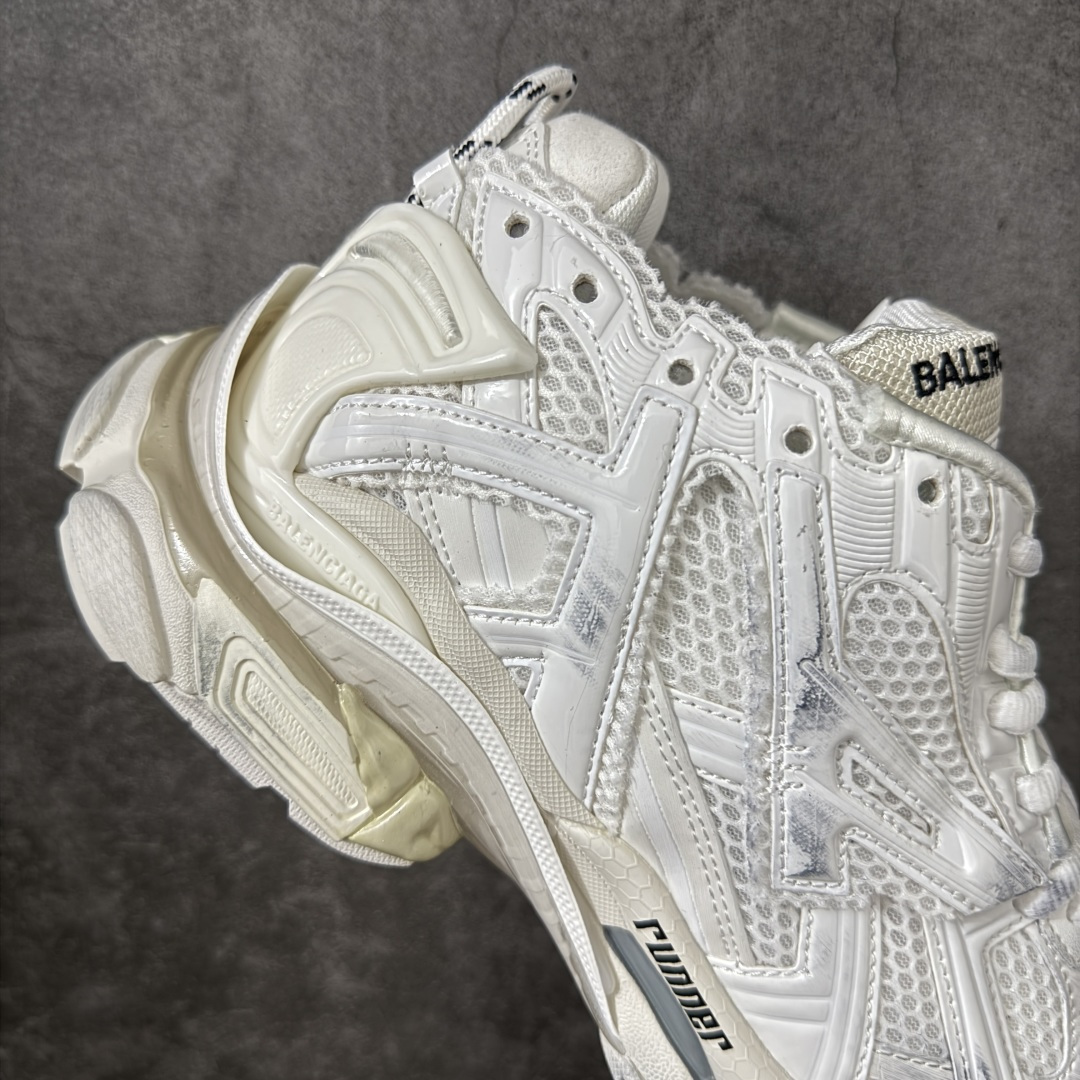 图片[7]-【公司级H版】BALENCIAGA Runner 巴黎世家七代 黑色 此系列是通过溢胶、做旧、缝线等细节 展示了设计师 Demna 的运动鞋风格 用一双「旧鞋」传递复古感 后侧板、翘起的鞋头 则展示了 Demna 在结构上的未来构想 原装大盒从里到外一切百分百还原官方配置 顶级专供碾压一切版本 尺码：35 36 37 38 39 40 41 42 43 44 45 46-选品中心