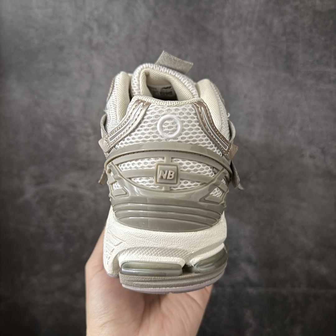 图片[4]-【GS纯原】新百伦 New Balance M1906系列 复古运动鞋单品宝藏老爹鞋 U19063VV 高端品质 正确六层组合底 市场唯一防伪蓝光跳码鞋标💪🏻 作为NB最经典的档案鞋型之一，与2002一样，1906有着NB最成熟的技术加持和复古款式，而本次推出的版本参照2002r的定位，相信会在性价两端做出权衡。单从造型上来看，依旧是vibe风格，味道很正，细节也很酷，这双1906r无疑必能打入复古跑鞋爱好者的年度鞋款名录。 尺码：36-45半-选品中心