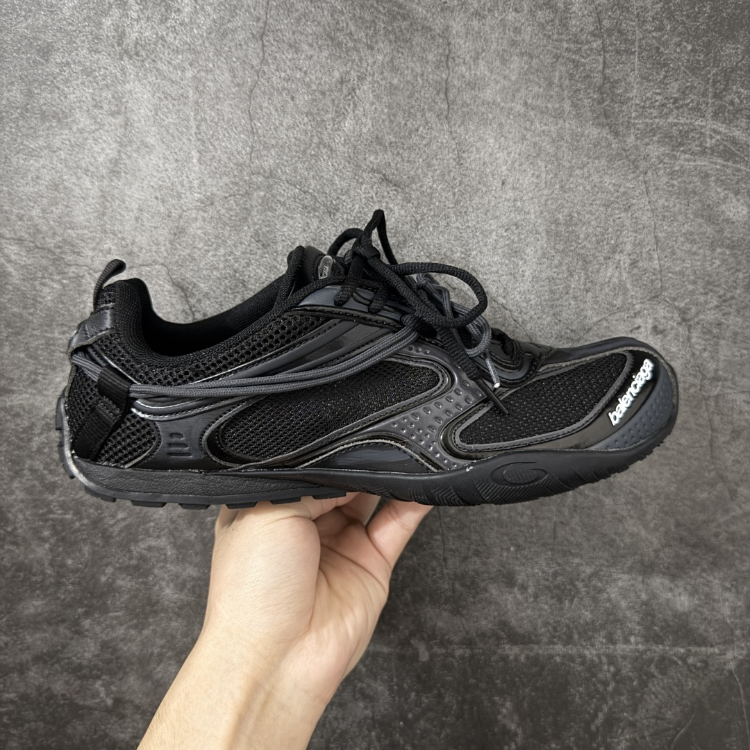 【i8版本】Balenciaga巴黎世家 Radar 圆头系带 做旧效果 低帮 生活休闲鞋 巴黎世家25代 轻薄款经典黑出货 这个非常适合春夏季 很薄很轻 摆脱了巴黎世家往昔那种笨重的观念 尺码：35-46-选品中心