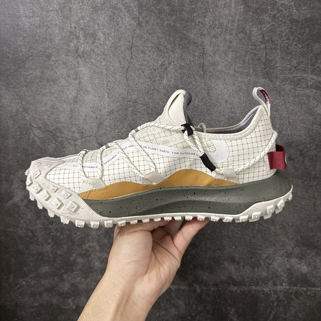 图片[2]-【公司级】NIKE ACG MOUNTAIN FLY GTX SE耐克 户外登山系列越野跑鞋 全新户外鞋款 该款鞋沿袭前代高帮型版的设计传统 盈轻鞋面合结反光带鞋以及添加了带织的鞋眼 为双足打造出化体一的舒适脚感 力助轻松畅行 中底则入融柔软的React泡棉与Vaporfly科技 在你让岩石径小徒步时也能像行走在都市般轻松舒适 外此粘性橡胶外底铸就了攀岩级别的出众抓地力 助你从容应对种各环境挑战 货号： IQ9789-062 尺码： 36-46-选品中心