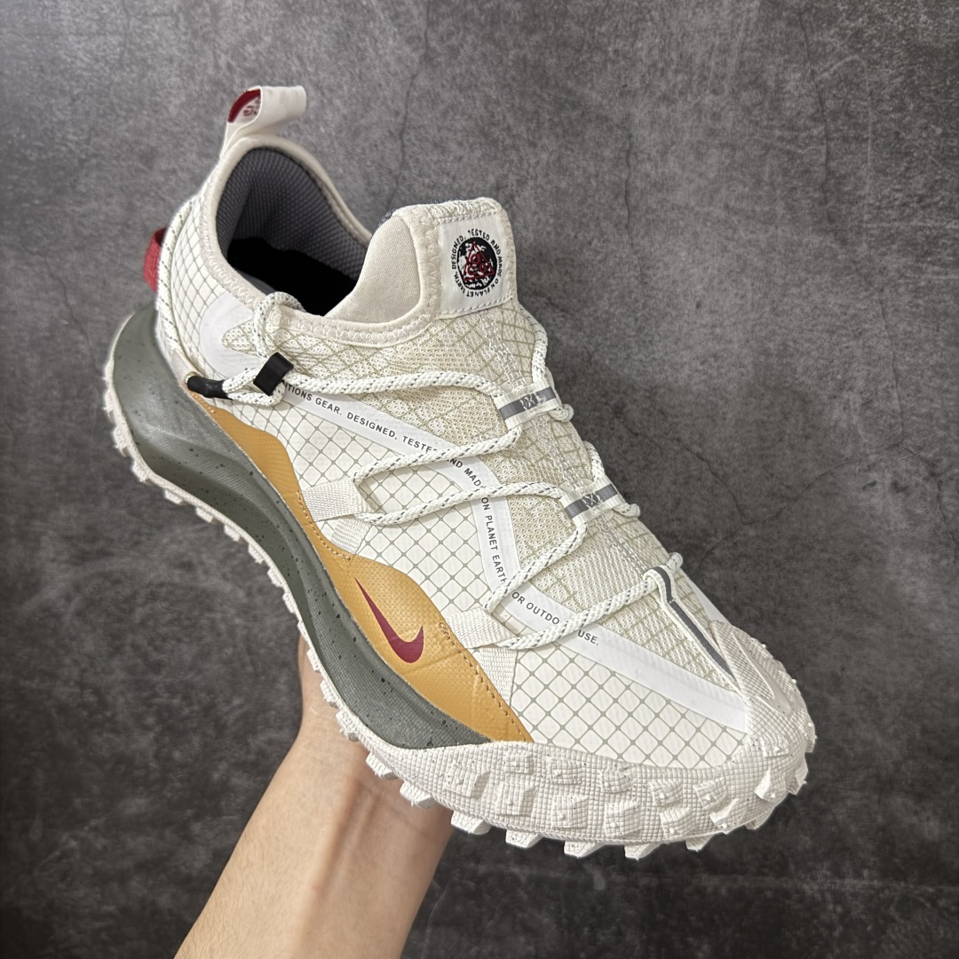 图片[3]-【公司级】NIKE ACG MOUNTAIN FLY GTX SE耐克 户外登山系列越野跑鞋 全新户外鞋款 该款鞋沿袭前代高帮型版的设计传统 盈轻鞋面合结反光带鞋以及添加了带织的鞋眼 为双足打造出化体一的舒适脚感 力助轻松畅行 中底则入融柔软的React泡棉与Vaporfly科技 在你让岩石径小徒步时也能像行走在都市般轻松舒适 外此粘性橡胶外底铸就了攀岩级别的出众抓地力 助你从容应对种各环境挑战 货号： IQ9789-062 尺码： 36-46-选品中心