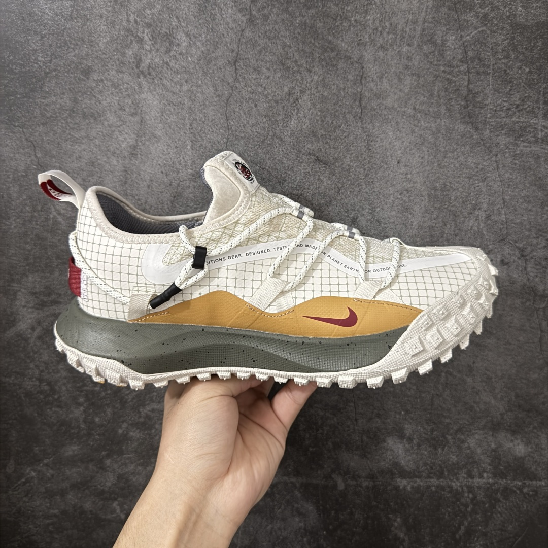 【公司级】NIKE ACG MOUNTAIN FLY GTX SE耐克 户外登山系列越野跑鞋 全新户外鞋款 该款鞋沿袭前代高帮型版的设计传统 盈轻鞋面合结反光带鞋以及添加了带织的鞋眼 为双足打造出化体一的舒适脚感 力助轻松畅行 中底则入融柔软的React泡棉与Vaporfly科技 在你让岩石径小徒步时也能像行走在都市般轻松舒适 外此粘性橡胶外底铸就了攀岩级别的出众抓地力 助你从容应对种各环境挑战 货号： IQ9789-062 尺码： 36-46-选品中心