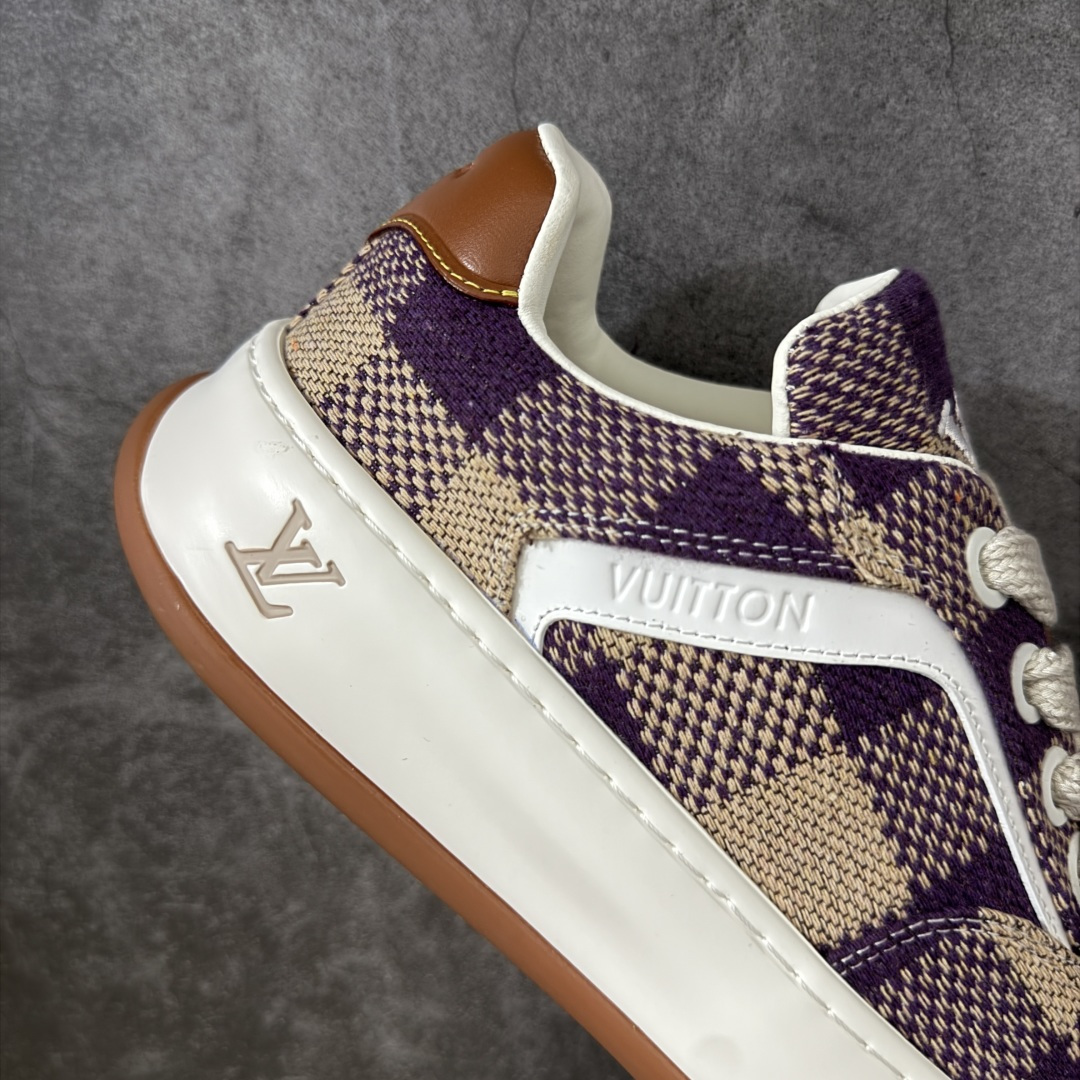 图片[7]-【广东礼盒版】LOUIS VUITTON Tilted 系列 LV饼干鞋｜2026 早春全新上架 LV 路易威登 Tilted Low Sneakers 倾斜系列低帮复古休闲运动板鞋 男鞋｜广东原产｜市售顶级版本 ✦ 升级原楦型开发纸版，鞋型更立体更正 ✦ Monogram 丹宁布鞋面，质感高级耐看 ✦ 鞋垫嵌入EVA软脚感物料，回弹舒适 ✦ 后跟耐弯折滴塑支撑片，稳定不塌 ✦ 全新开发TPR光泽组合隔色鞋底 ✦ LV组合 TPU 生胶底结构，行走稳、耐磨强 ✦ 原版购入开发 ✦ 厚实抽屉式礼品鞋盒 ✦ 原装包装说明书＋防尘布袋 ✦ 附送官方快递加固牛皮纸外盒 法国巴黎百年奢侈品牌 LOUIS VUITTON 路易威登 尺码：39 40 41 42 43 44 45-选品中心
