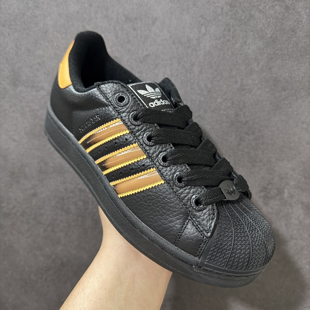图片[3]-【H11顶级头层版】adidas originals Superstar 2 贝壳头 简约经典 舒适时尚 复古板鞋 男女同款 黑白 货号：JQ6469 全新升级版 皮料改进至头层原厂皮 原盒 原底原料 开模打造 原厂织唛鞋标 高精密准度 原楦原纸板开发 匹配原版98%以上 后跟垫棉独家呈现 反口里弧度正确 原厂鞋垫 背胶 后跟电绣针数 与正品一致 原厂皮料 原厂车缝线 质感无敌 皮料切割干净 无任何毛边 清洁度细节完美 进口港宝加持 后跟自然饱满 还原公司包裹性 鞋面采用原装数据贴合技术 全方位贴合包裹脚型 鞋跟部鞋底牵引设计 提供强大的抓地性能 更适应不同实战场地路面 尺码：35.5 36 36.5 37.5 38 38.5 39 40 40.5 41 42 42.5 43 44 45-选品中心