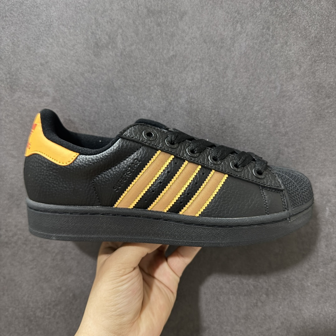 【H11顶级头层版】adidas originals Superstar 2 贝壳头 简约经典 舒适时尚 复古板鞋 男女同款 黑白 货号：JQ6469 全新升级版 皮料改进至头层原厂皮 原盒 原底原料 开模打造 原厂织唛鞋标 高精密准度 原楦原纸板开发 匹配原版98%以上 后跟垫棉独家呈现 反口里弧度正确 原厂鞋垫 背胶 后跟电绣针数 与正品一致 原厂皮料 原厂车缝线 质感无敌 皮料切割干净 无任何毛边 清洁度细节完美 进口港宝加持 后跟自然饱满 还原公司包裹性 鞋面采用原装数据贴合技术 全方位贴合包裹脚型 鞋跟部鞋底牵引设计 提供强大的抓地性能 更适应不同实战场地路面 尺码：35.5 36 36.5 37.5 38 38.5 39 40 40.5 41 42 42.5 43 44 45-选品中心