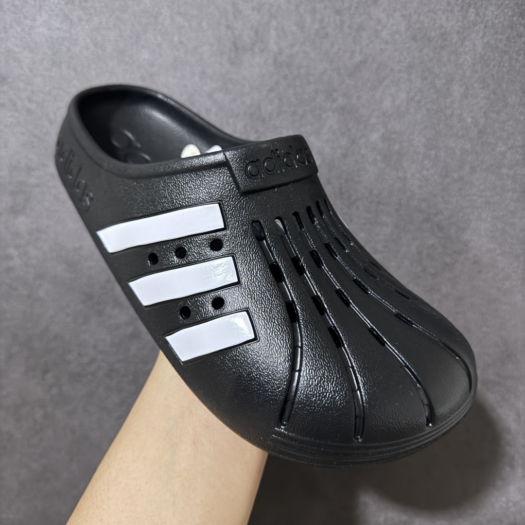 图片[3]-【纯原版】AD Adilette Clogs 外穿一体成型防滑运动拖鞋 JH9848 SEVENTEEN-Mingyu 金珉奎同款 香底秋冬潮拖 全网独家 巨资打造 一码 一模 VS原厂100%环保藻类3D材质 脚感超棉弹且柔软 原数据楦型工程力学开发 MD配比EVA泡棉式原色一体成形鞋模 正确原厂定制原标 1：1模处平整无毛边最高工艺修边处理 正确鞋盒细节 字体清晰 正确盒底字体颜色 硬度大小同步ZP 货号：JH9848 尺码：36.5 38 39 40.5 42 43 44.5 46-选品中心