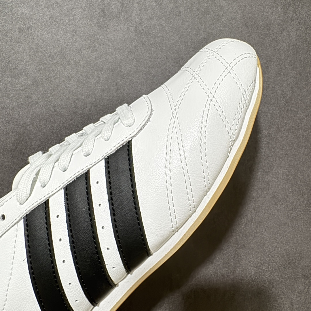 图片[8]-【G版】Jennie穿搭代言款，阿迪达斯Adidas Originals Taekwondo Lace Low”White Black“跆拳道系带系列低帮经典复古薄底休闲运动舒适训练慢跑鞋“皮革白黑生胶底 原楦原纸版开发，采用软质环保纤维革鞋面材质，中底嵌入EVA切片缓震，外置耐磨橡胶鞋底片 底越薄，越时髦！ 型号 JS1194 尺码：36 36.5 37 38 38.5 39 40 40.5 41 42 42.5 43 44 45-选品中心