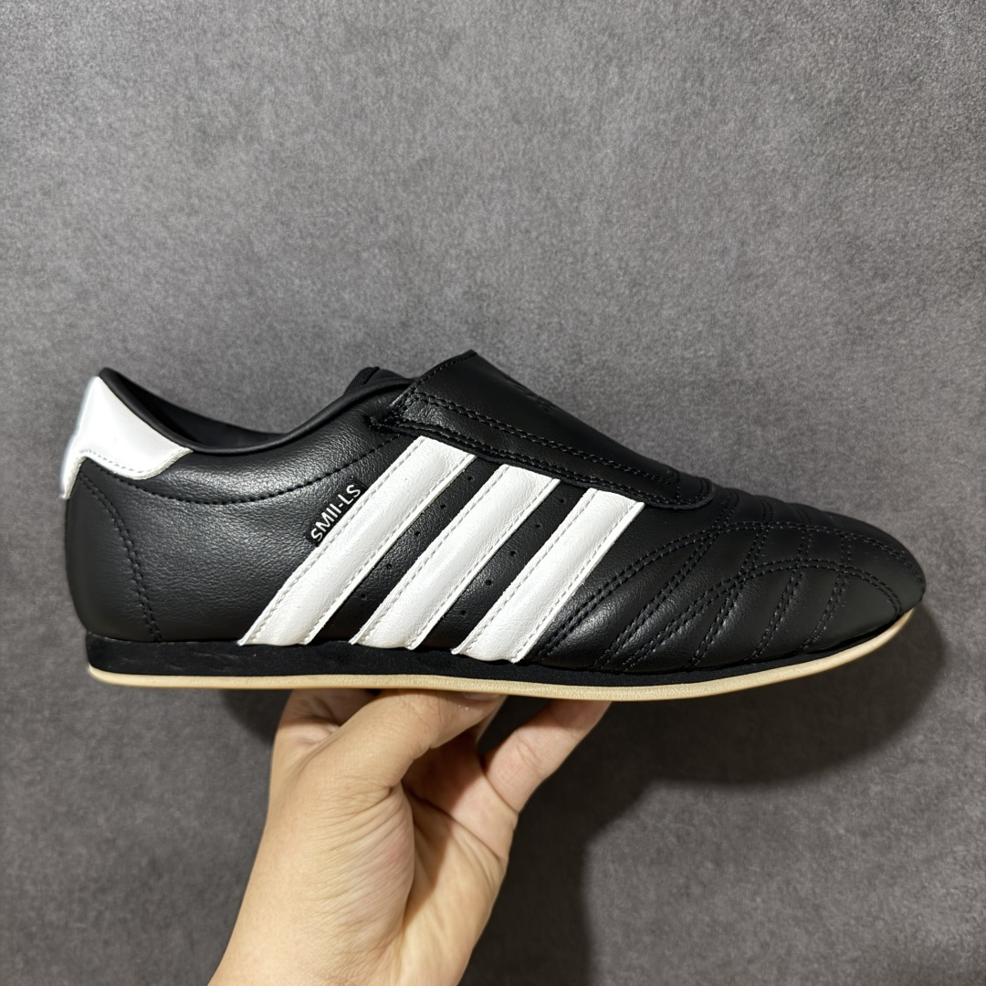 【G版】Jennie穿搭代言款，阿迪达斯Adidas Originals Taekwondo Lace Low”White Black“跆拳道系带系列低帮经典复古薄底休闲运动舒适训练慢跑鞋“皮革白黑生胶底 原楦原纸版开发，采用软质环保纤维革鞋面材质，中底嵌入EVA切片缓震，外置耐磨橡胶鞋底片 底越薄，越时髦！ 型号 JQ4775 尺码：36 36.5 37 38 38.5 39 40 40.5 41 42 42.5 43 44 45-选品中心