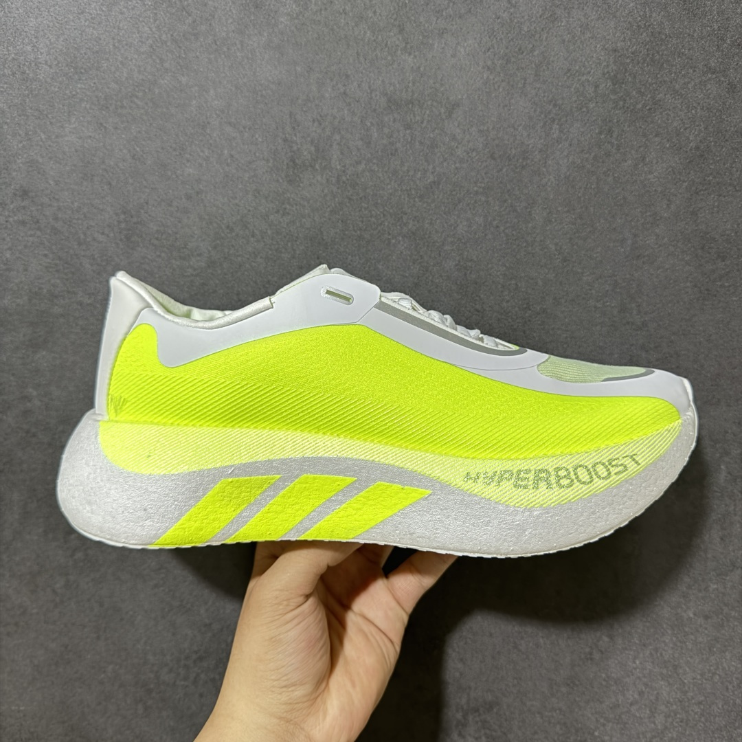 【公司级】AD Hyper Boost Edge M 轻量竞速运动跑鞋 CELERMESH针织网面非常轻薄 纤维间的缝隙很大 可以保证跑步时的透气、排汗效果 鞋舌直接与两侧的内衬和鞋底连接在一起 在跑步过程中不会被鞋舌的左右移动所困扰 在标准鞋带孔的基础上再拓宽一组鞋带孔 适合不同脚型的需求 突破性 EnergyRods 技术，有助于跑者实现更好的成绩 中底独特的LIGHTSTRIKE PRO泡棉材质 微弹感觉在跑步过程中给予了良好的支撑体验 对于顶级精英和高水平进阶跑者来说是一双值得信赖的竞速比赛用鞋 货号：KJ0752 尺码：40-45带半码-选品中心
