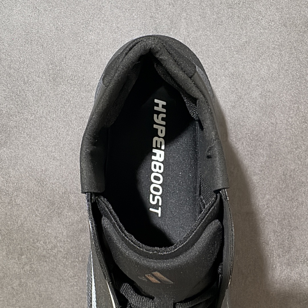 图片[6]-【公司级】AD Hyper Boost Edge M 轻量竞速运动跑鞋 CELERMESH针织网面非常轻薄 纤维间的缝隙很大 可以保证跑步时的透气、排汗效果 鞋舌直接与两侧的内衬和鞋底连接在一起 在跑步过程中不会被鞋舌的左右移动所困扰 在标准鞋带孔的基础上再拓宽一组鞋带孔 适合不同脚型的需求 突破性 EnergyRods 技术，有助于跑者实现更好的成绩 中底独特的LIGHTSTRIKE PRO泡棉材质 微弹感觉在跑步过程中给予了良好的支撑体验 对于顶级精英和高水平进阶跑者来说是一双值得信赖的竞速比赛用鞋 货号：KJ0754 尺码：36-45带半码-选品中心