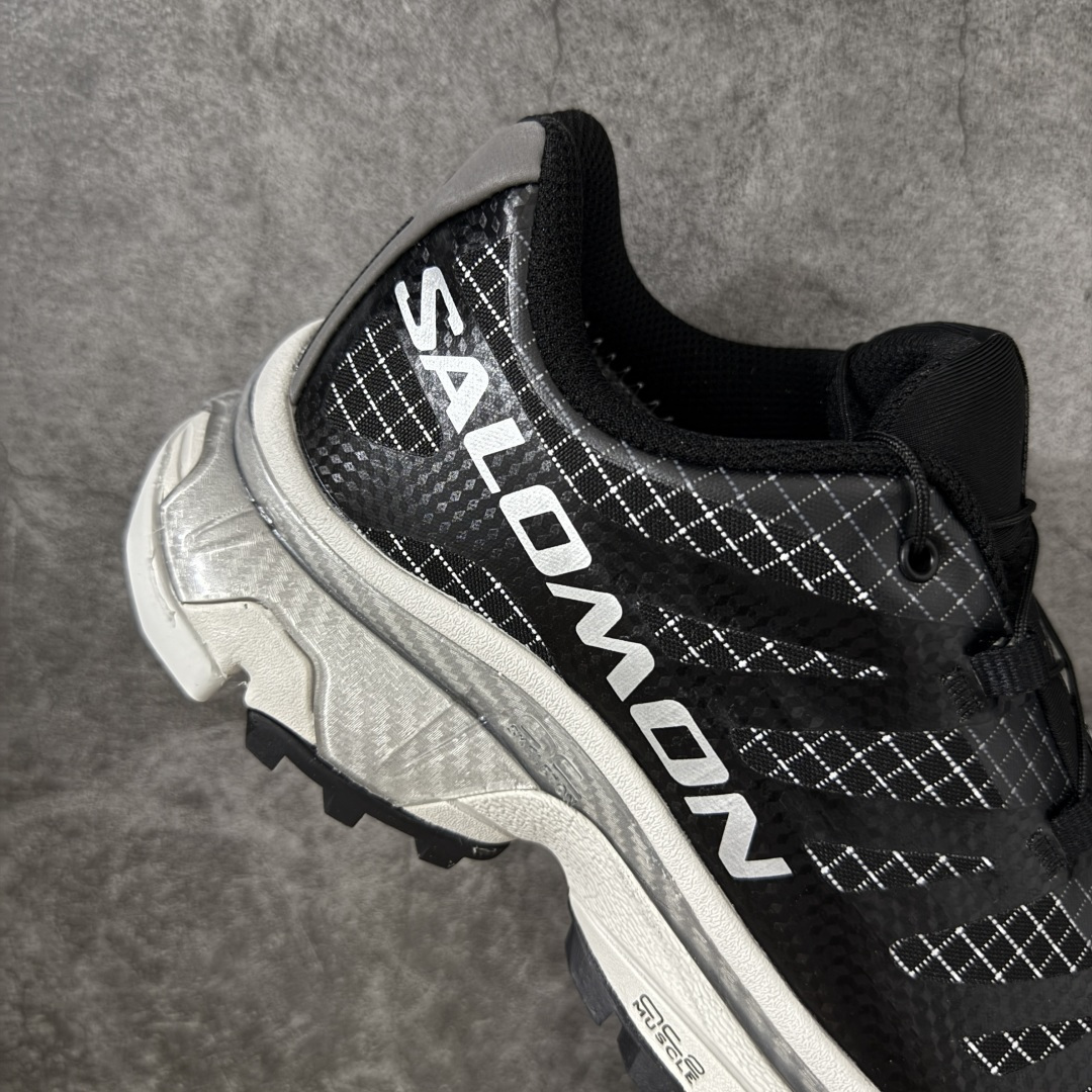 图片[7]-【纯原M版】Salomon XT-4 OG GTX萨洛蒙系列低帮城市越野机能透气休闲运动鞋 479534 鞋舌处附有迷你网眼袋收纳鞋绳以及下方的多色 Logo 标签 接着搭载奶油色 ACS 技术中底以及金色 TPU 塑料部件提升鞋款耐用性 中底与鞋面之间饰有海蓝色条状细节有效增添鞋款层次 最后应用黑色 Contragrip Chevron 外底完成鞋款设计 这次配色颇为高调 两款配色均以绚丽的渐变设计呈现 一款以粉紫渐变主打 另一款以黄绿渐变呈现 视觉效果相当吸睛 鞋面的使用玻璃纤维覆盖物加固 并通过细绳扣系带系统进行锁定 Salomon 的品牌logo 出现在脚后跟和前掌部位 中底虽然偏薄 但非常耐用 与模压塑料ACS 框架以及致密AC2 Muscle 鞋底单元结合 能够提供出色的支撑力和缓冲性 尺码：36 36.5 37 38 38.5 39 40 40.5 41 42 42.5 43 44 44.5 45-选品中心
