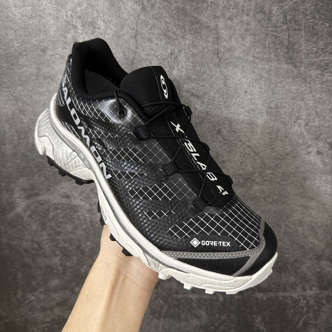 图片[3]-【纯原M版】Salomon XT-4 OG GTX萨洛蒙系列低帮城市越野机能透气休闲运动鞋 479534 鞋舌处附有迷你网眼袋收纳鞋绳以及下方的多色 Logo 标签 接着搭载奶油色 ACS 技术中底以及金色 TPU 塑料部件提升鞋款耐用性 中底与鞋面之间饰有海蓝色条状细节有效增添鞋款层次 最后应用黑色 Contragrip Chevron 外底完成鞋款设计 这次配色颇为高调 两款配色均以绚丽的渐变设计呈现 一款以粉紫渐变主打 另一款以黄绿渐变呈现 视觉效果相当吸睛 鞋面的使用玻璃纤维覆盖物加固 并通过细绳扣系带系统进行锁定 Salomon 的品牌logo 出现在脚后跟和前掌部位 中底虽然偏薄 但非常耐用 与模压塑料ACS 框架以及致密AC2 Muscle 鞋底单元结合 能够提供出色的支撑力和缓冲性 尺码：36 36.5 37 38 38.5 39 40 40.5 41 42 42.5 43 44 44.5 45-选品中心